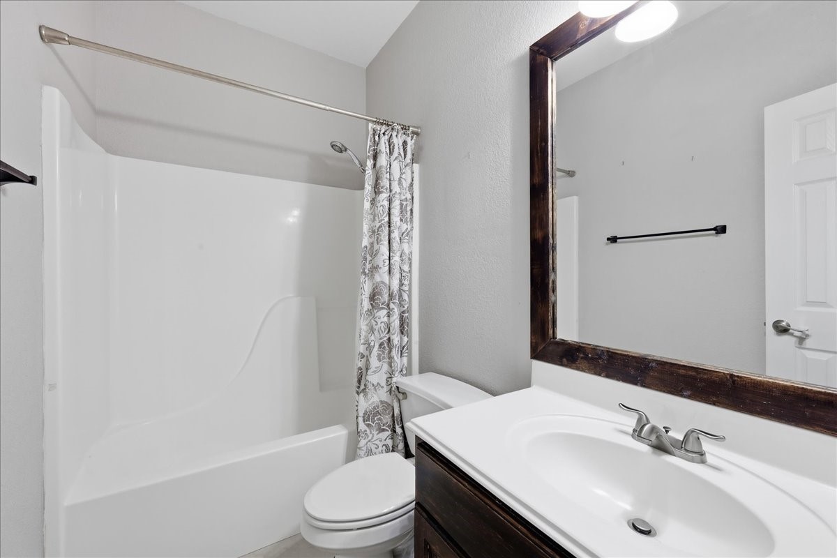 495 Moore Drive Property Photo 7