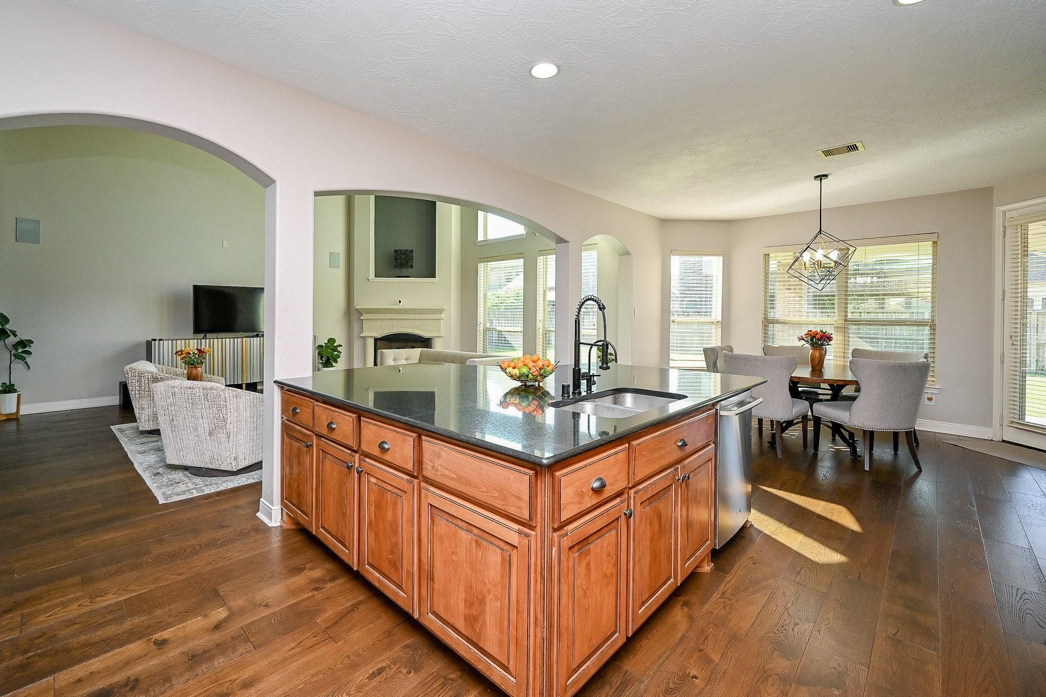 17607 Astrachan Road Property Photo 7