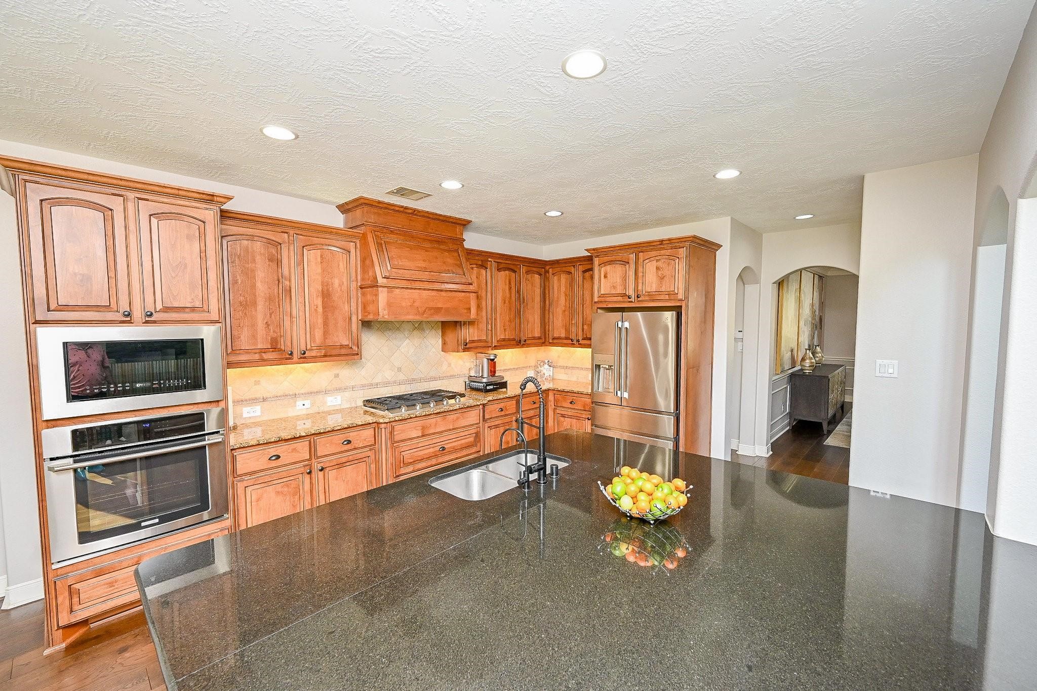 17607 Astrachan Road Property Photo 8