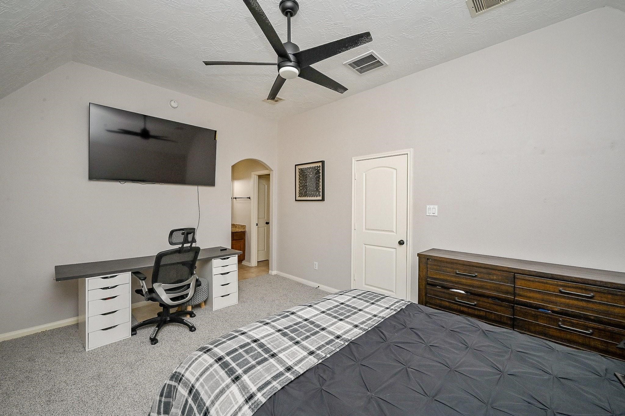 17607 Astrachan Road Property Photo 27