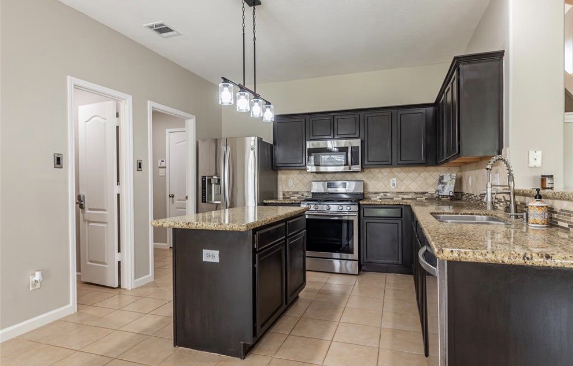 2535 Flycatcher Cove Drive Property Photo 4