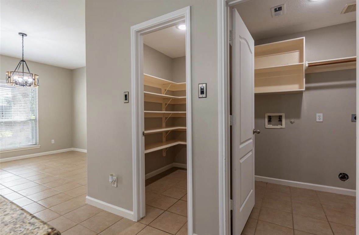2535 Flycatcher Cove Drive Property Photo 5