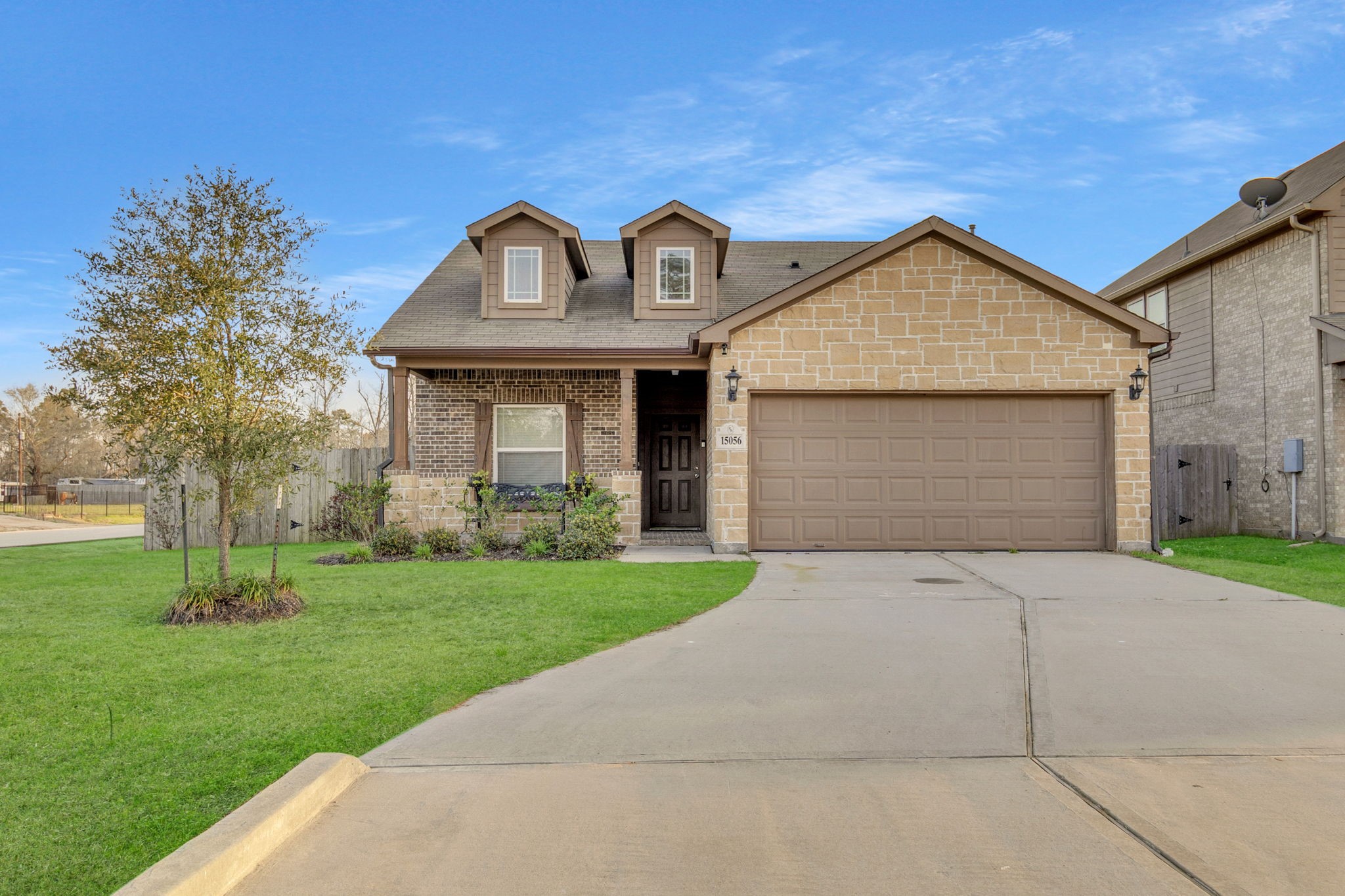 15056 Meadow Glen N Property Photo 1