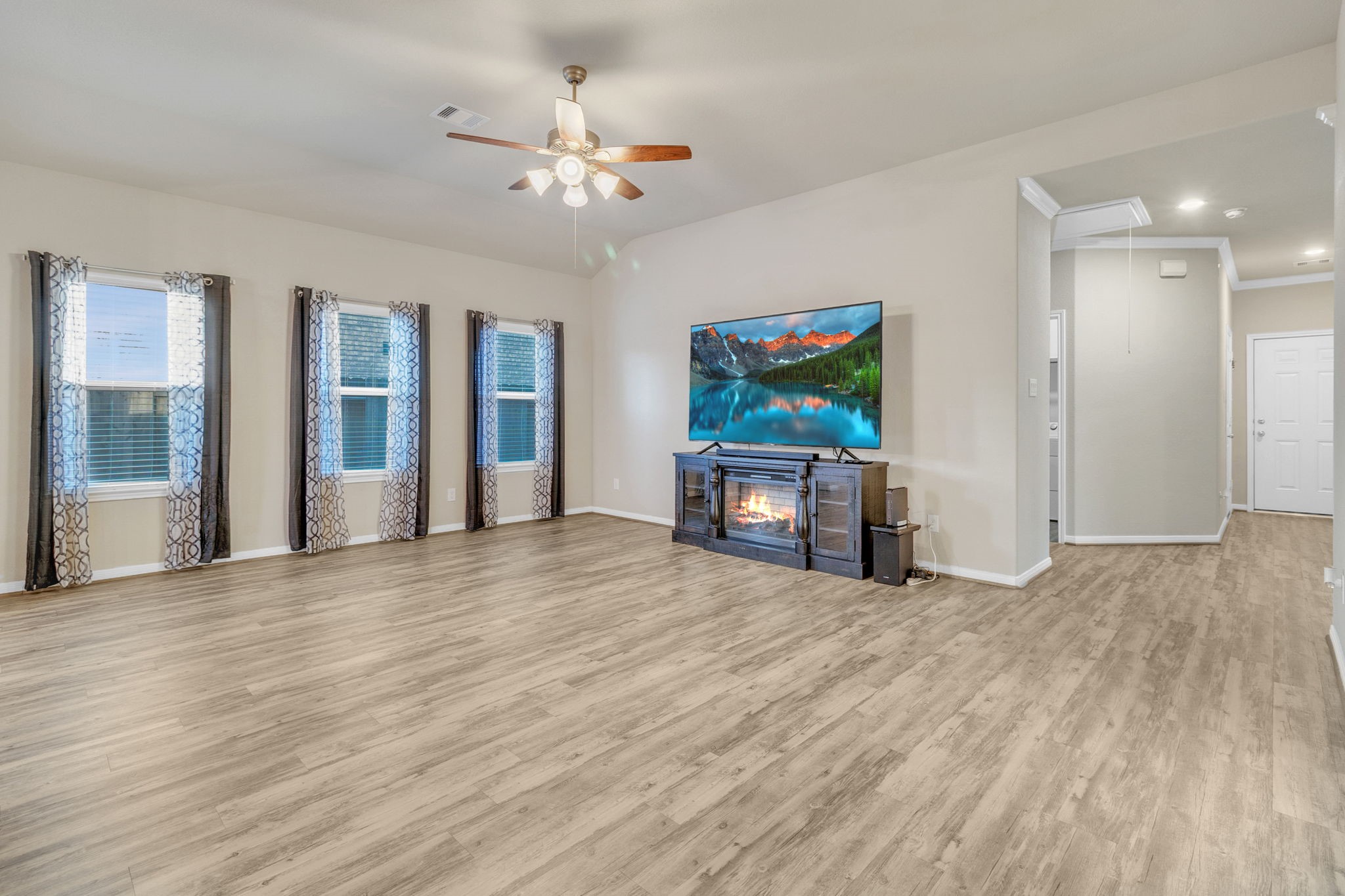 15056 Meadow Glen N Property Photo 4