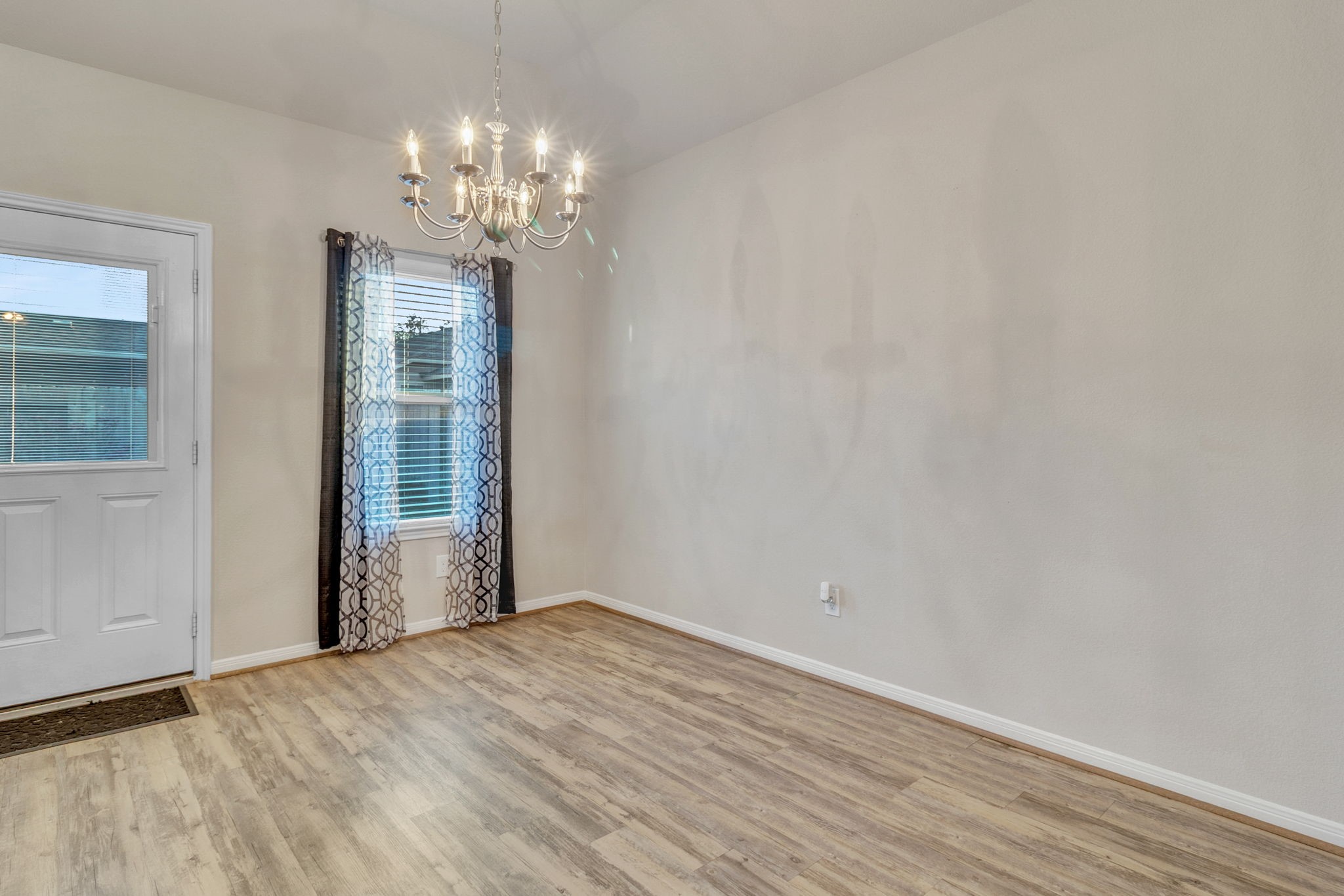15056 Meadow Glen N Property Photo 11