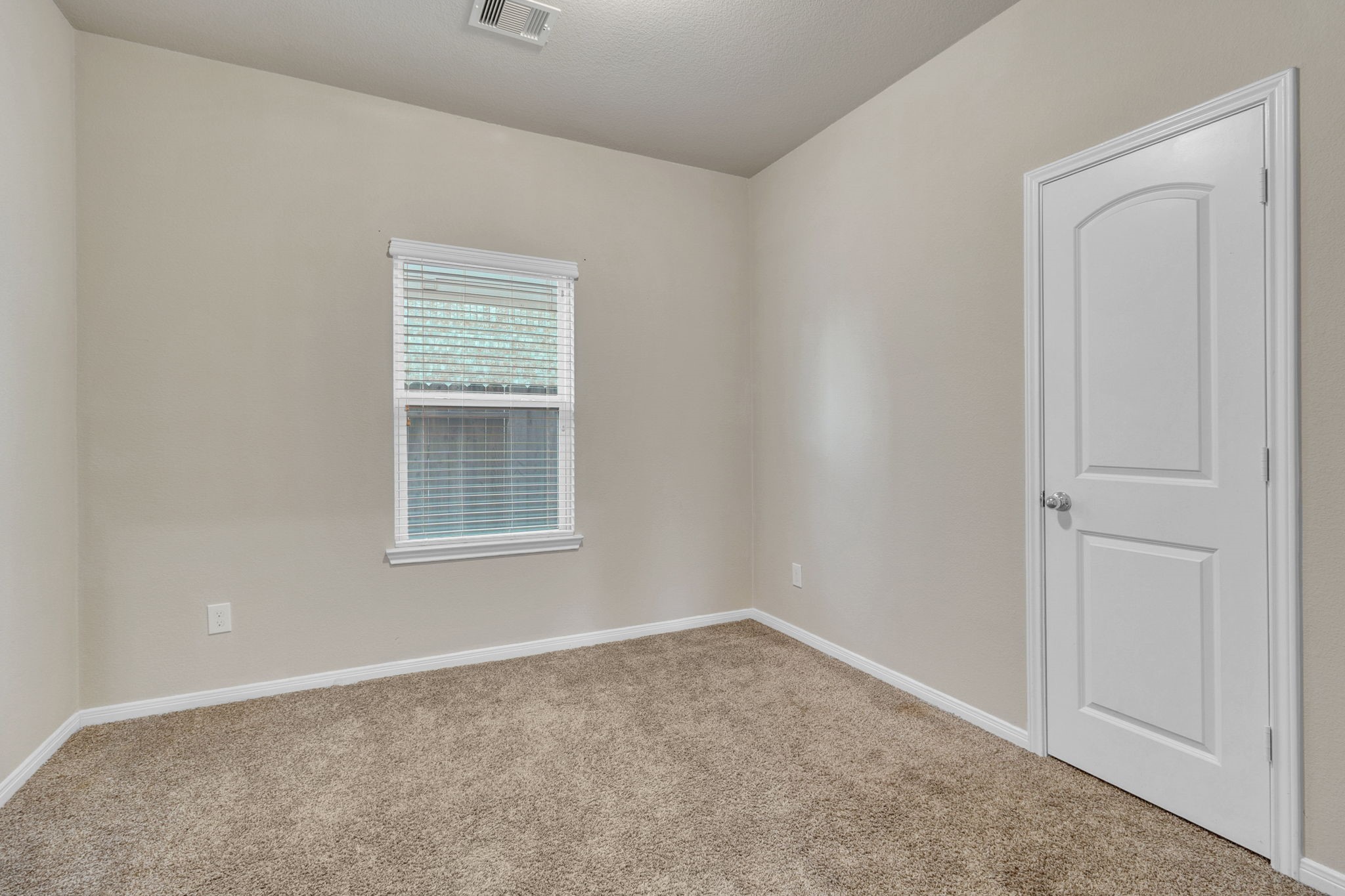 15056 Meadow Glen N Property Photo 17