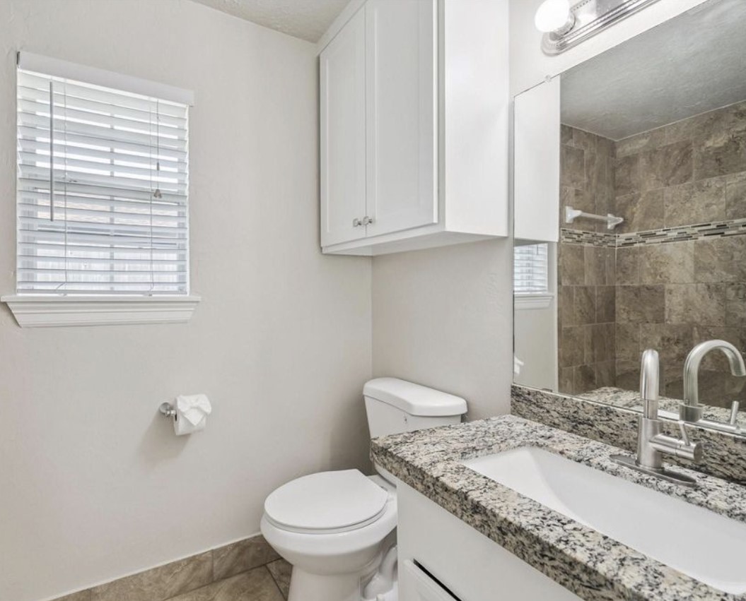 23103 Berry Pine Drive Property Photo 10