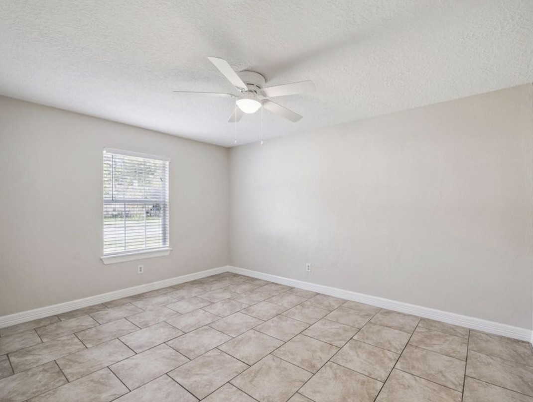 23103 Berry Pine Drive Property Photo 11