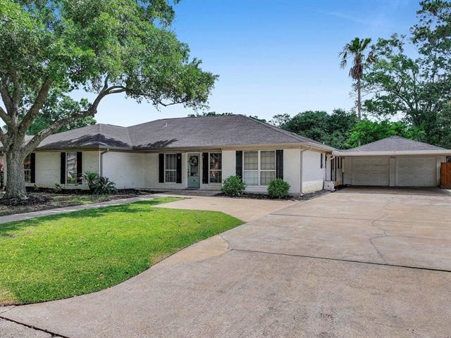 950 Monterrey Drive Property Photo 1