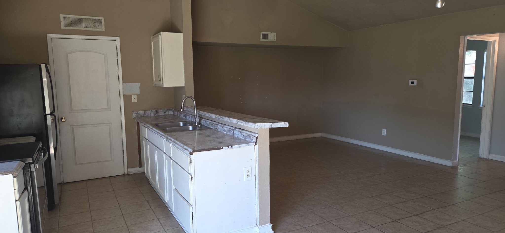 5620 Hollow Pines Drive Property Photo 2
