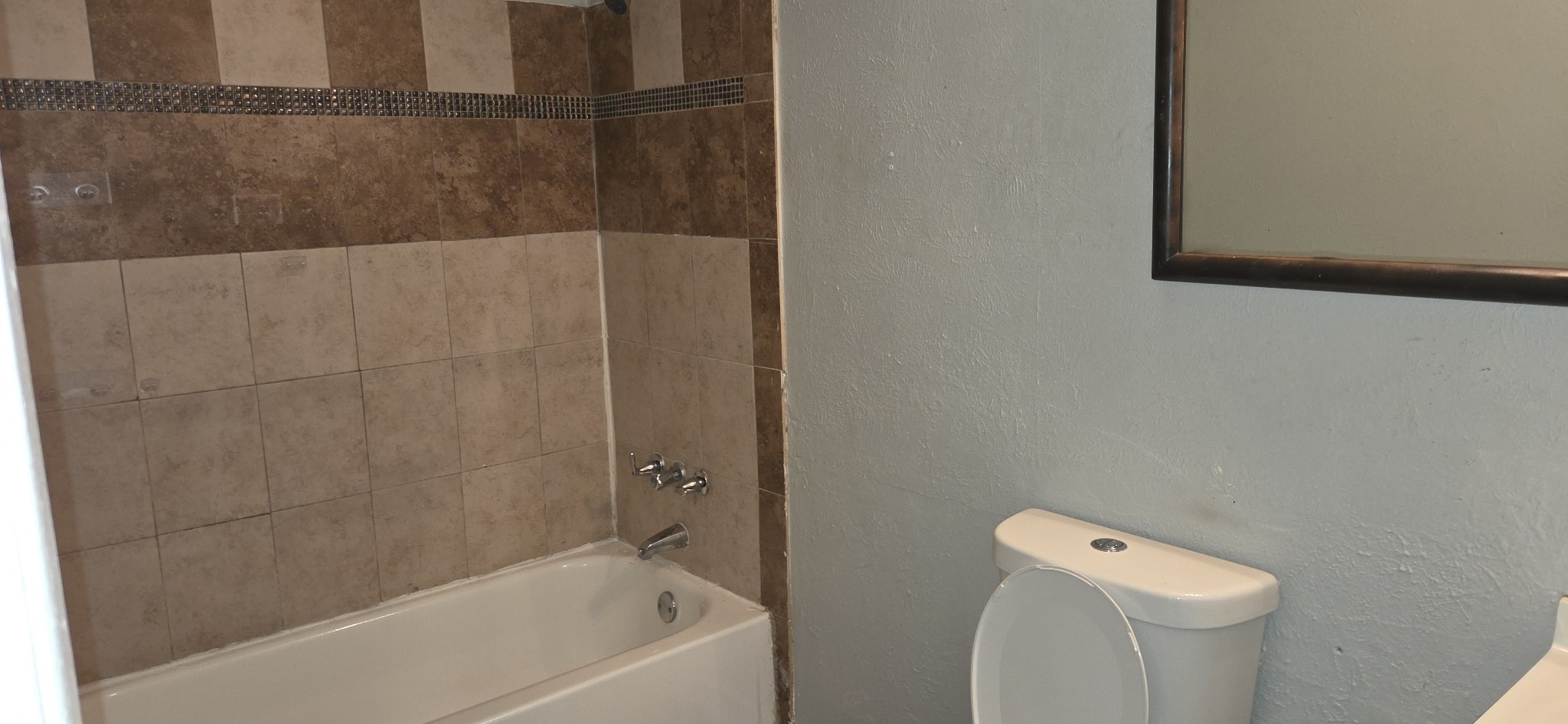 5620 Hollow Pines Drive Property Photo 4