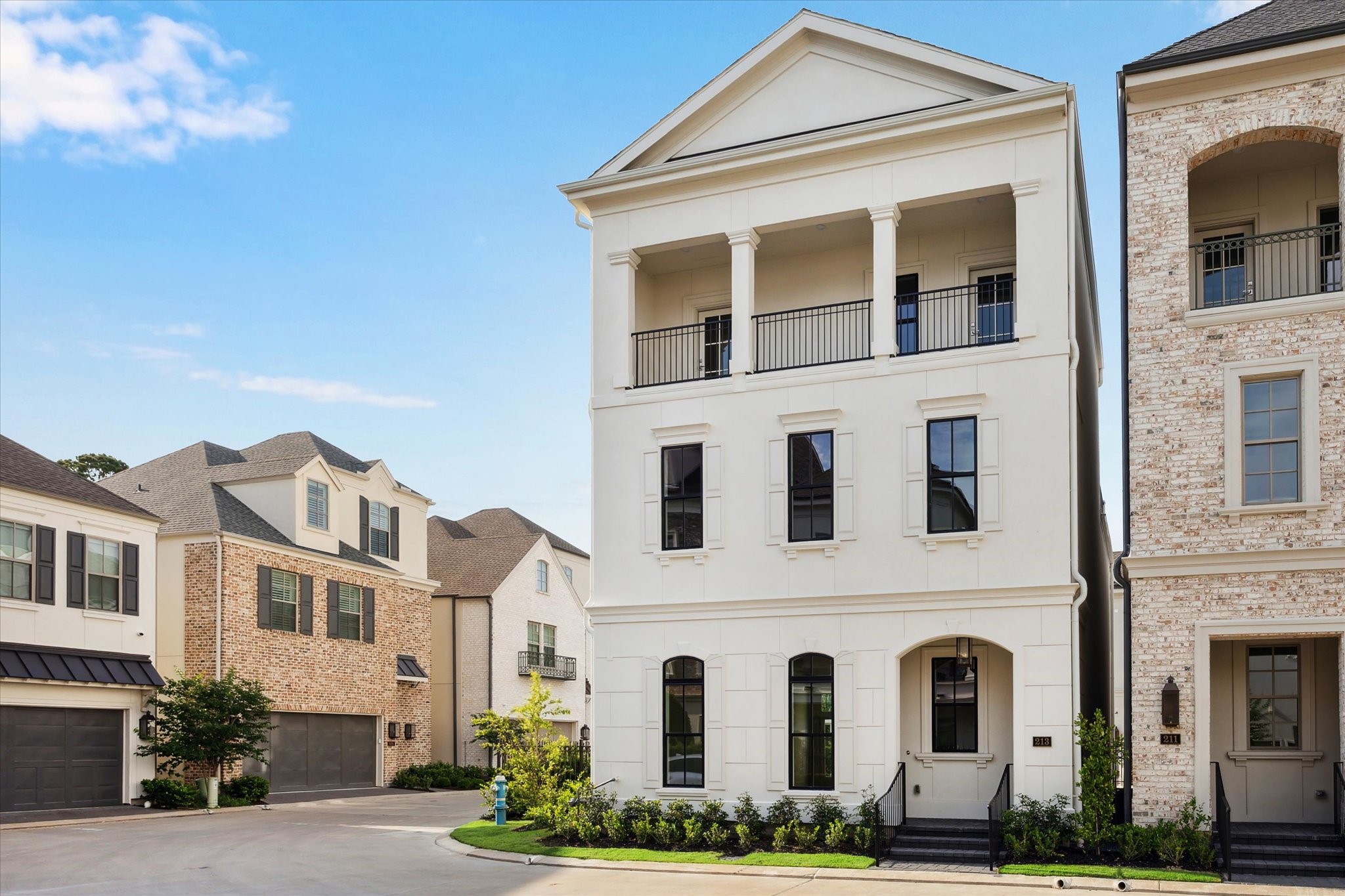 213 Sutton Row Place Property Photo 2