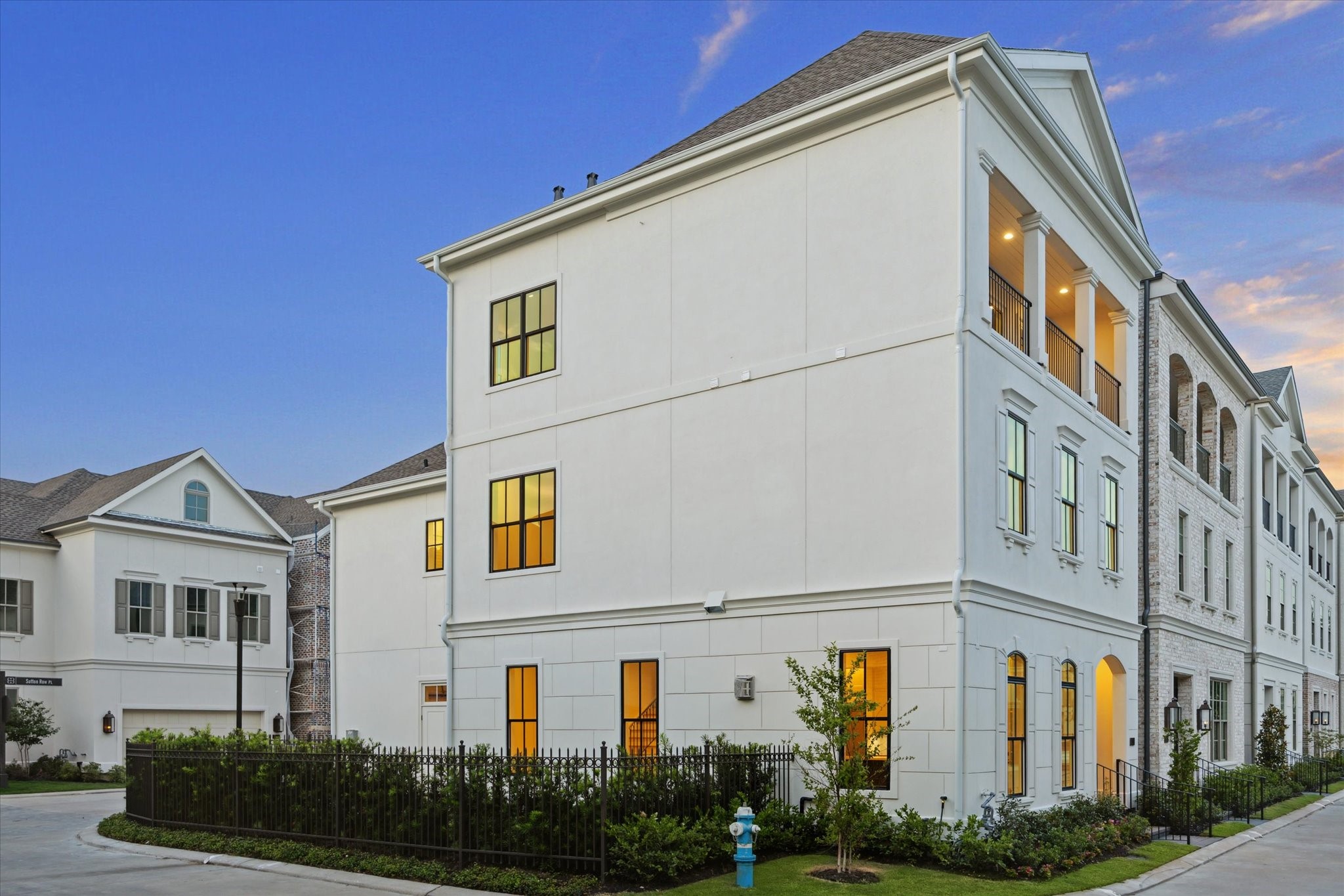 213 Sutton Row Place Property Photo 6