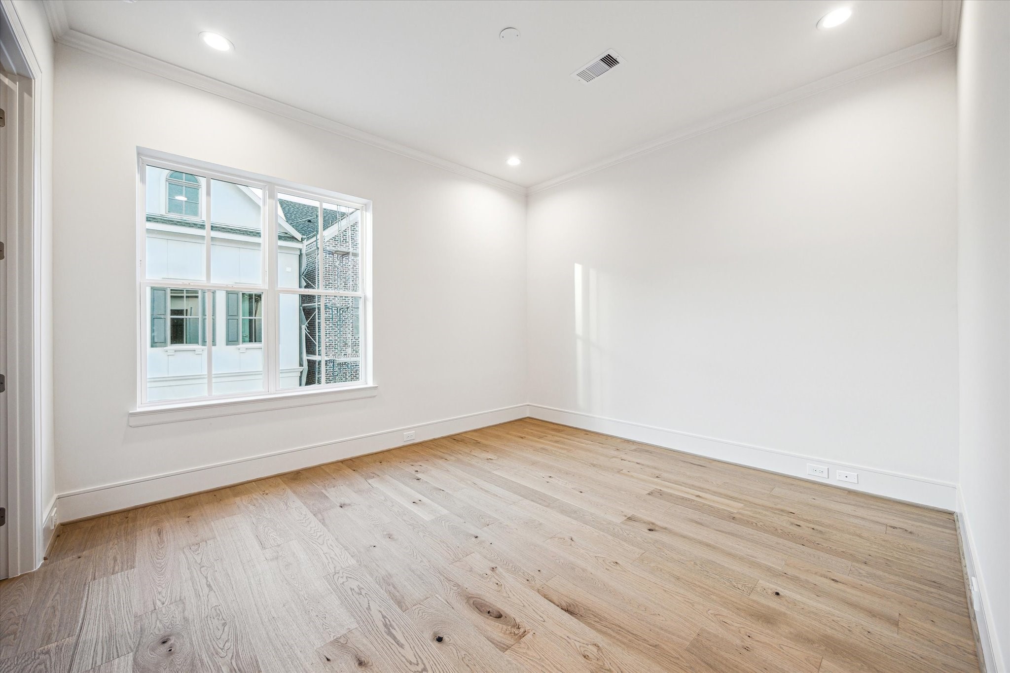 213 Sutton Row Place Property Photo 27