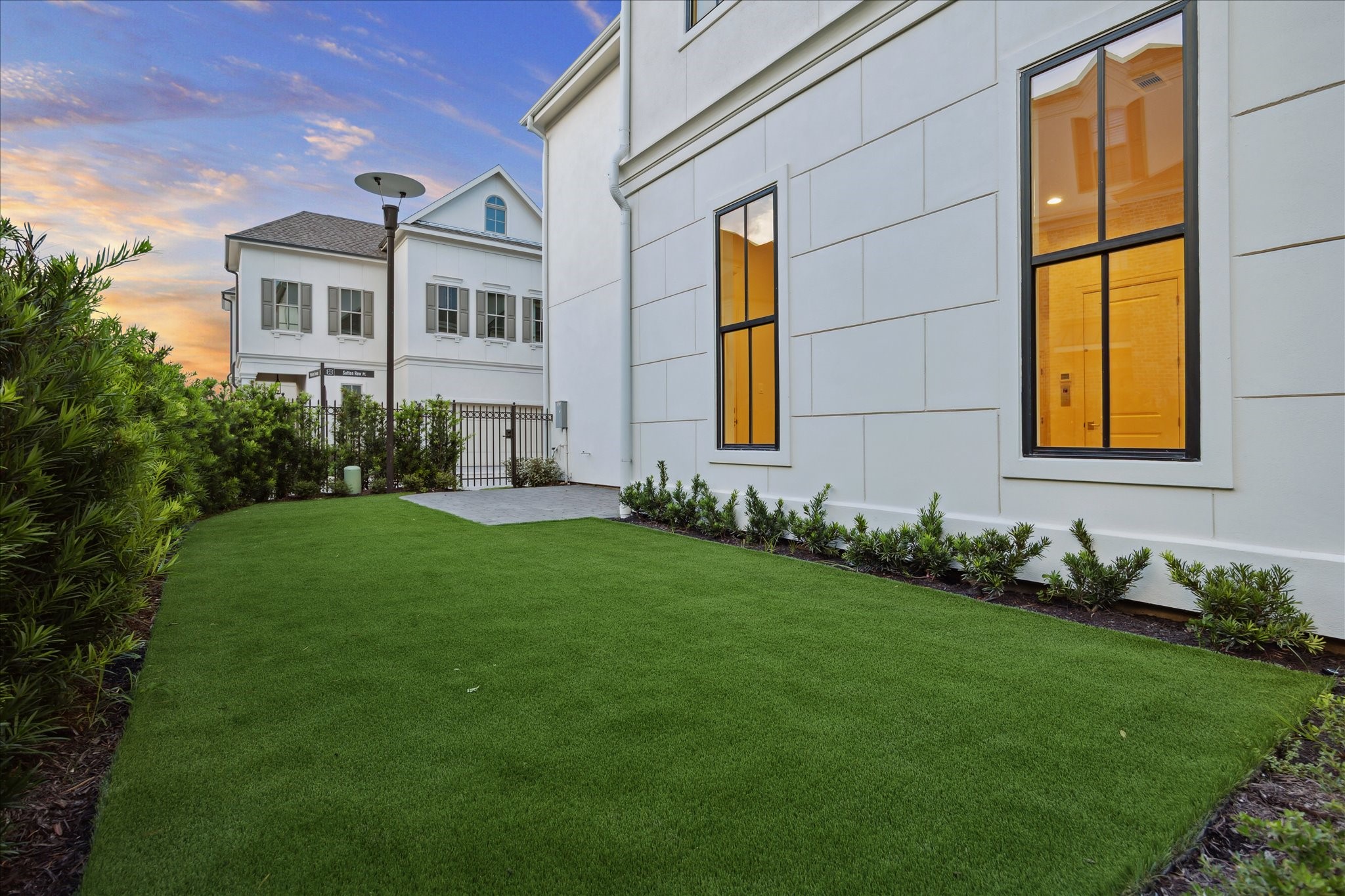 213 Sutton Row Place Property Photo 34