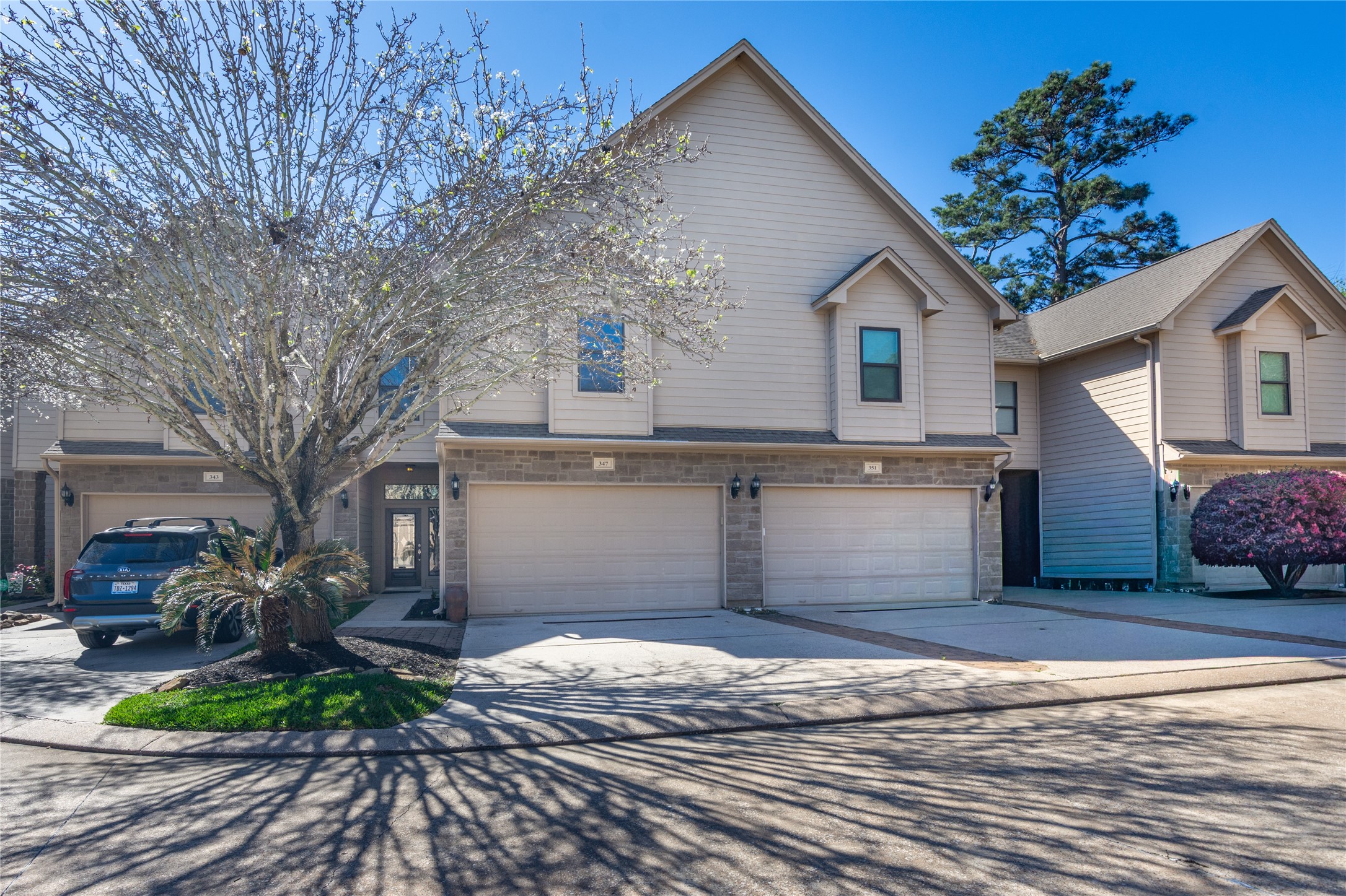 347 Old Aqua Landing E Property Photo 2