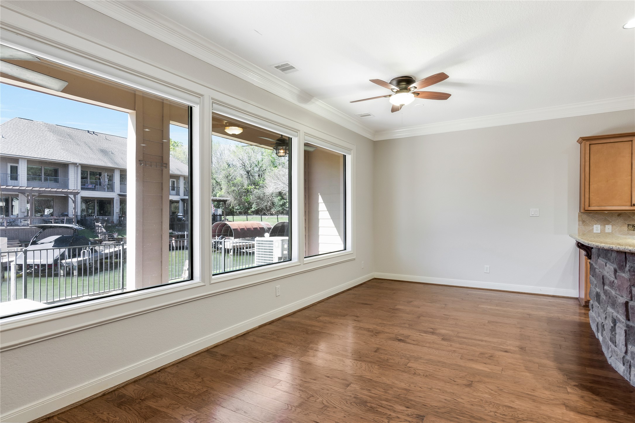347 Old Aqua Landing E Property Photo 13