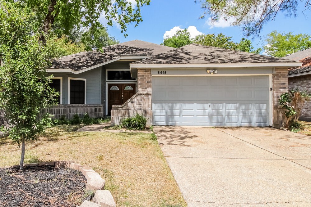8619 Spring Green Drive Property Photo 1