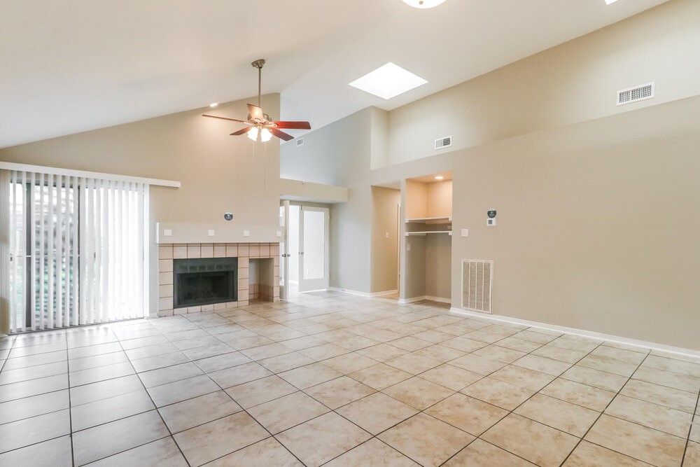 8619 Spring Green Drive Property Photo 4