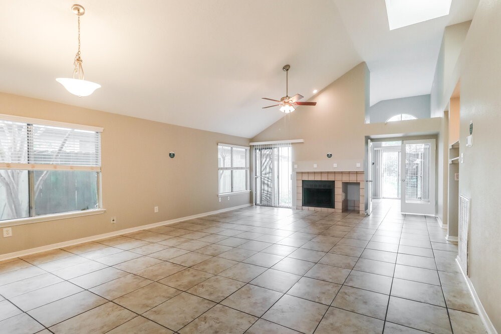 8619 Spring Green Drive Property Photo 5