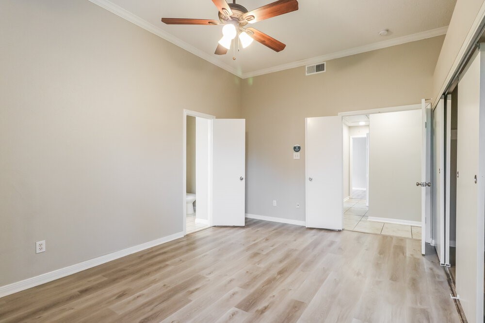 8619 Spring Green Drive Property Photo 10