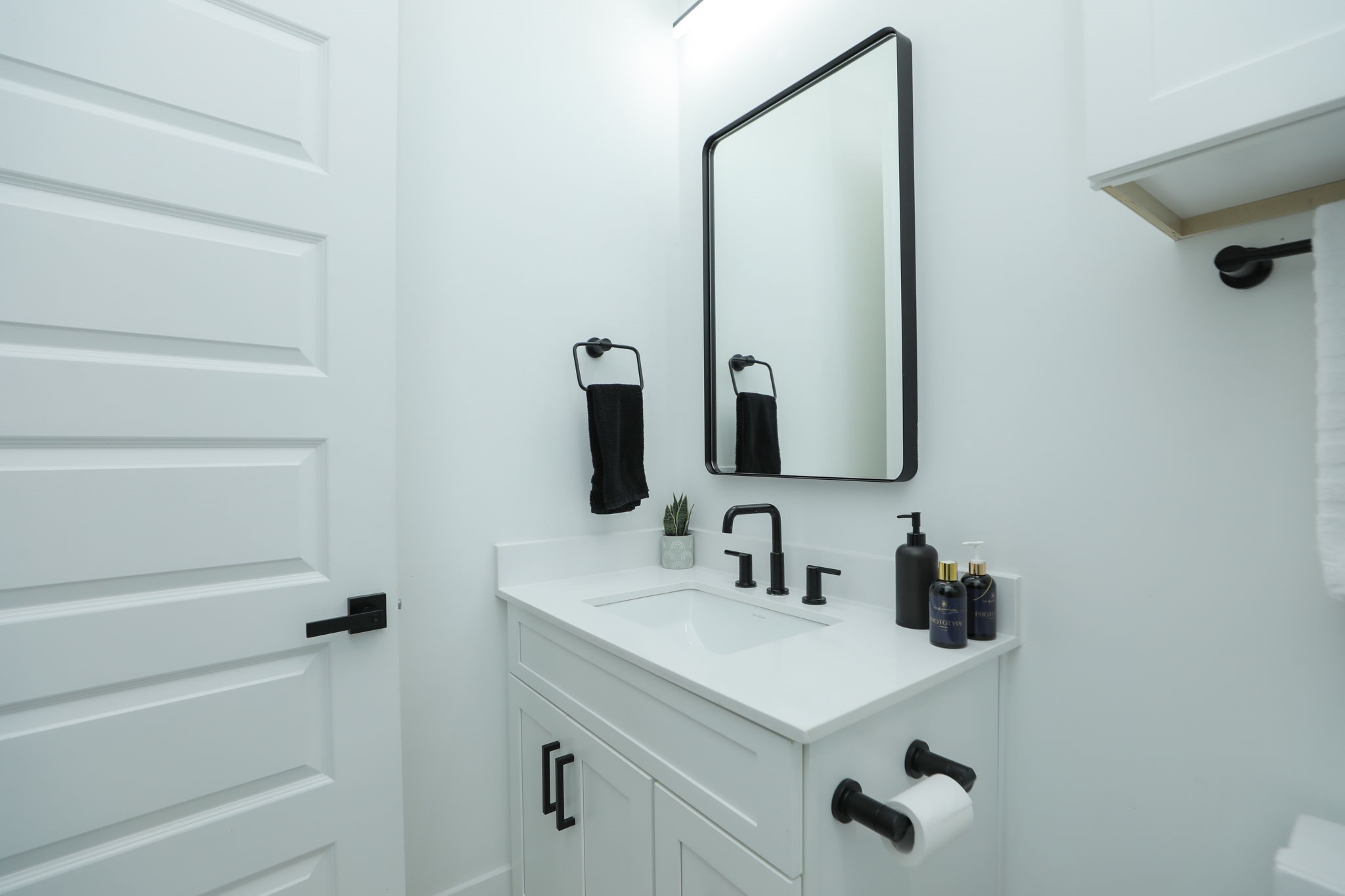 5704 Fairdale Lane B Property Photo 19