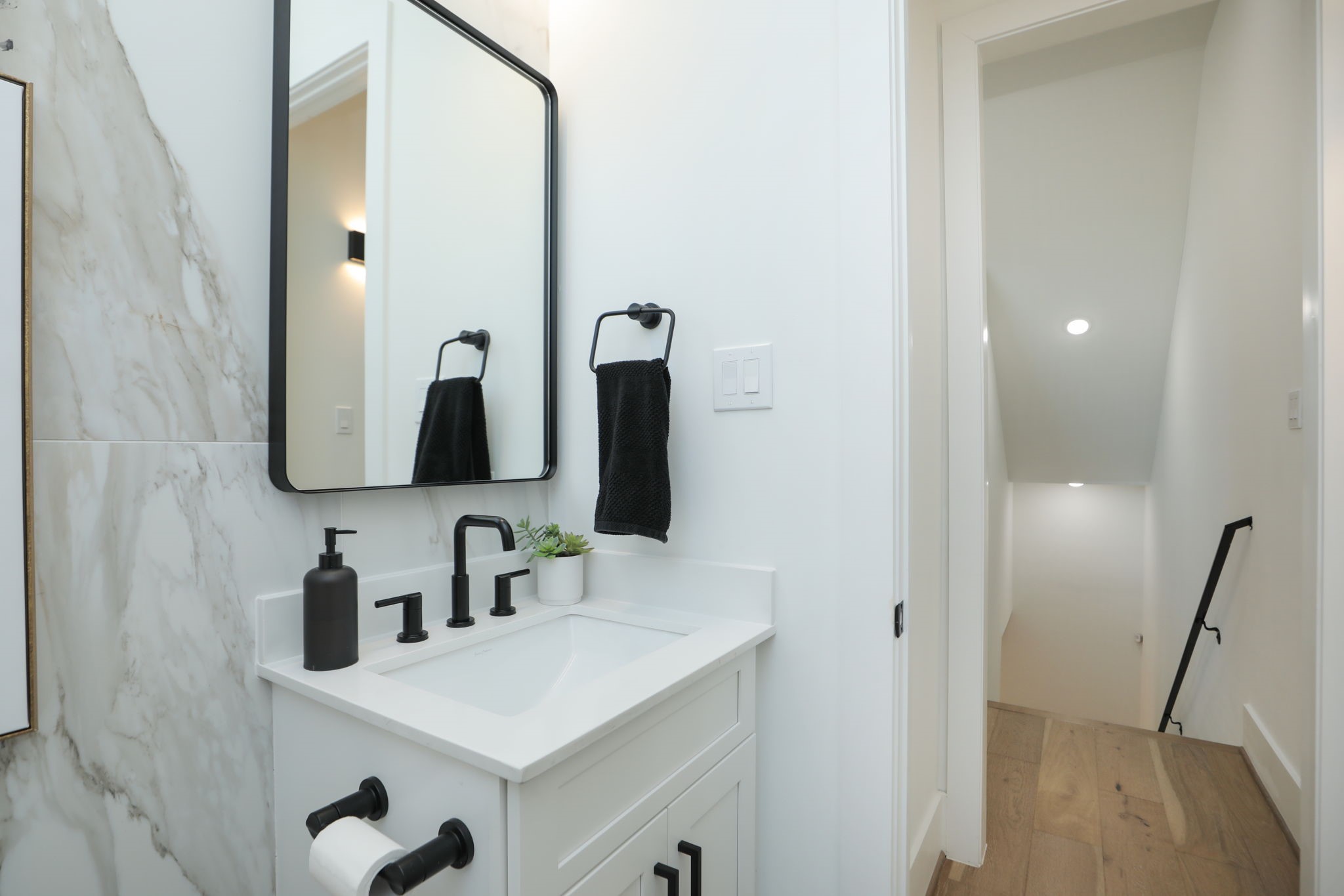 5704 Fairdale Lane B Property Photo 20