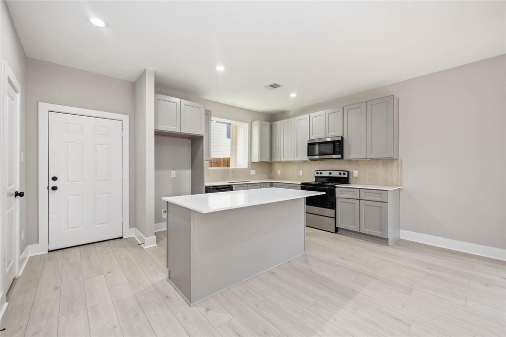 5827 Polly Unit A Street A Property Photo 7