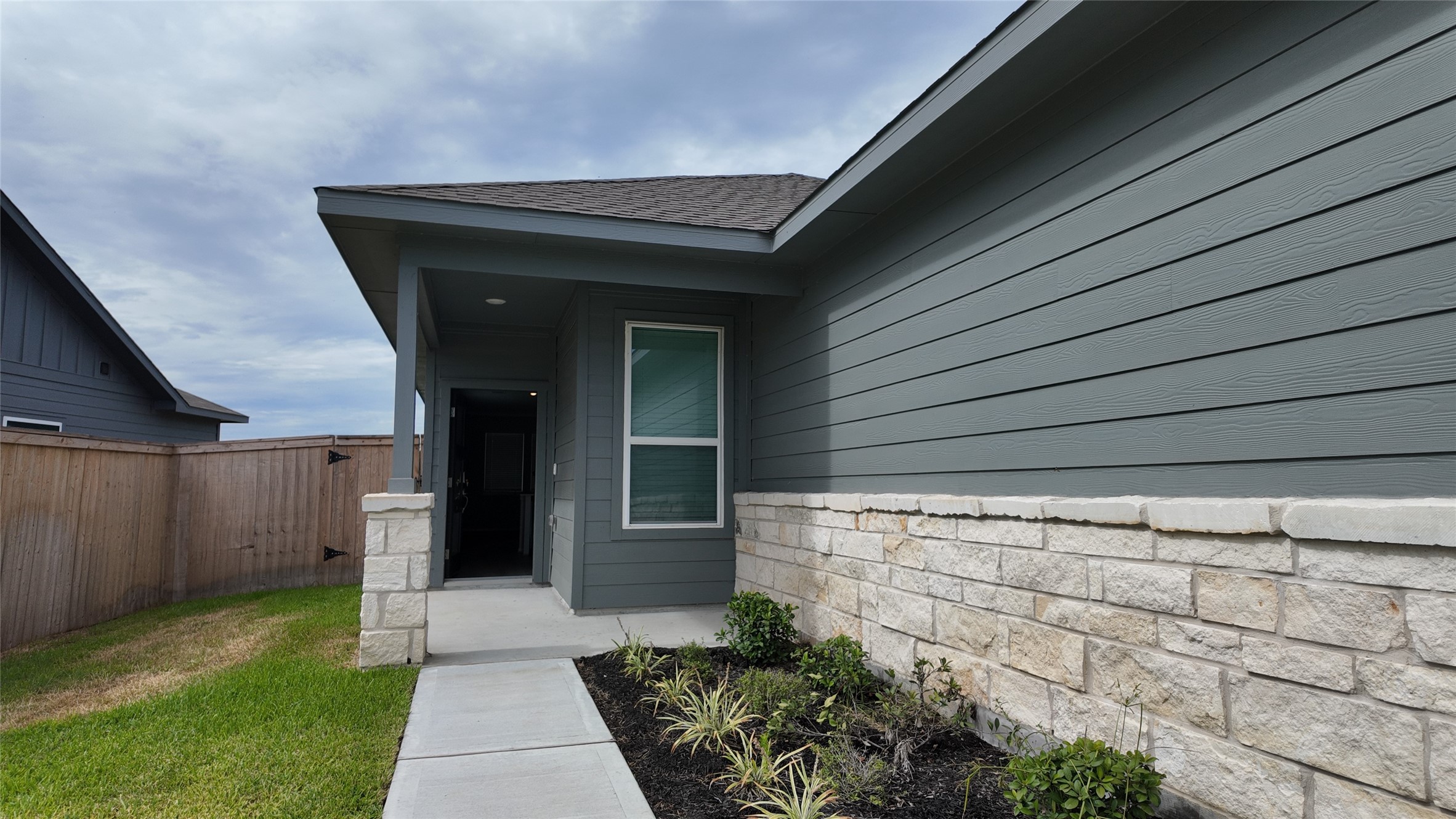 14190 Granger Pointe Lane Property Photo 3