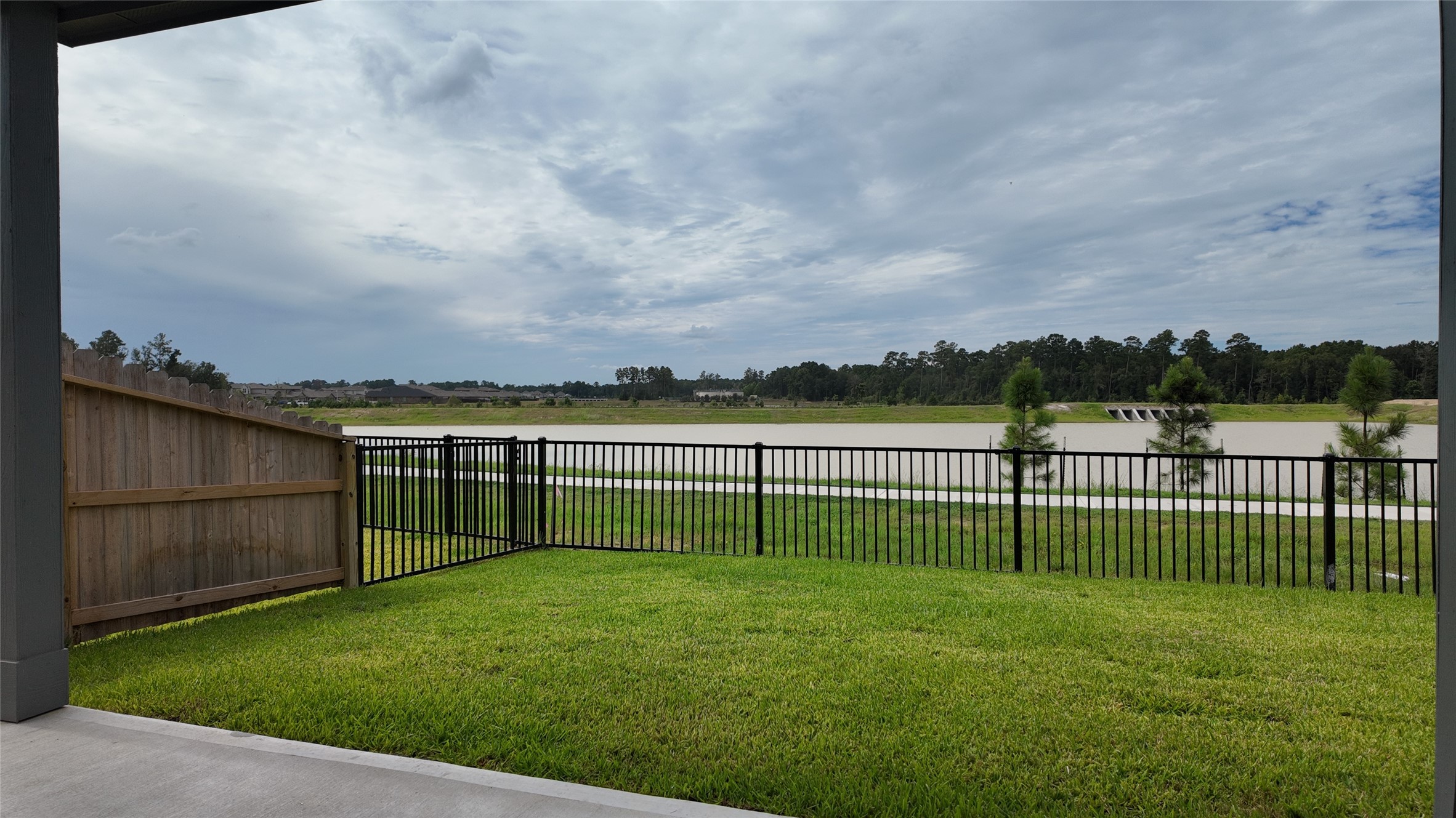 14190 Granger Pointe Lane Property Photo 9