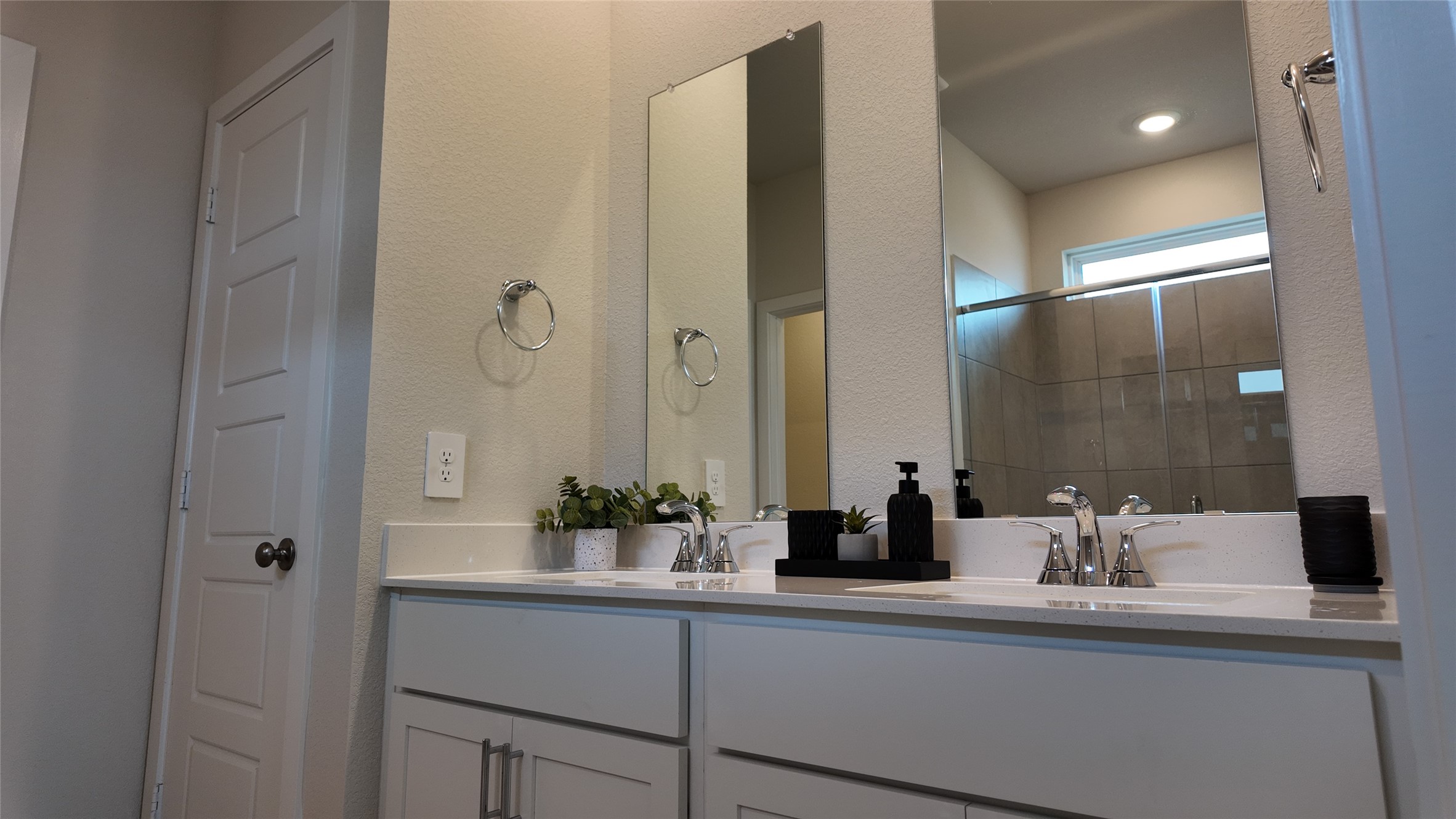 14190 Granger Pointe Lane Property Photo 16