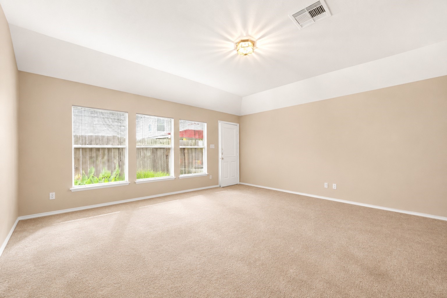12830 Lodenbriar Drive Property Photo 6