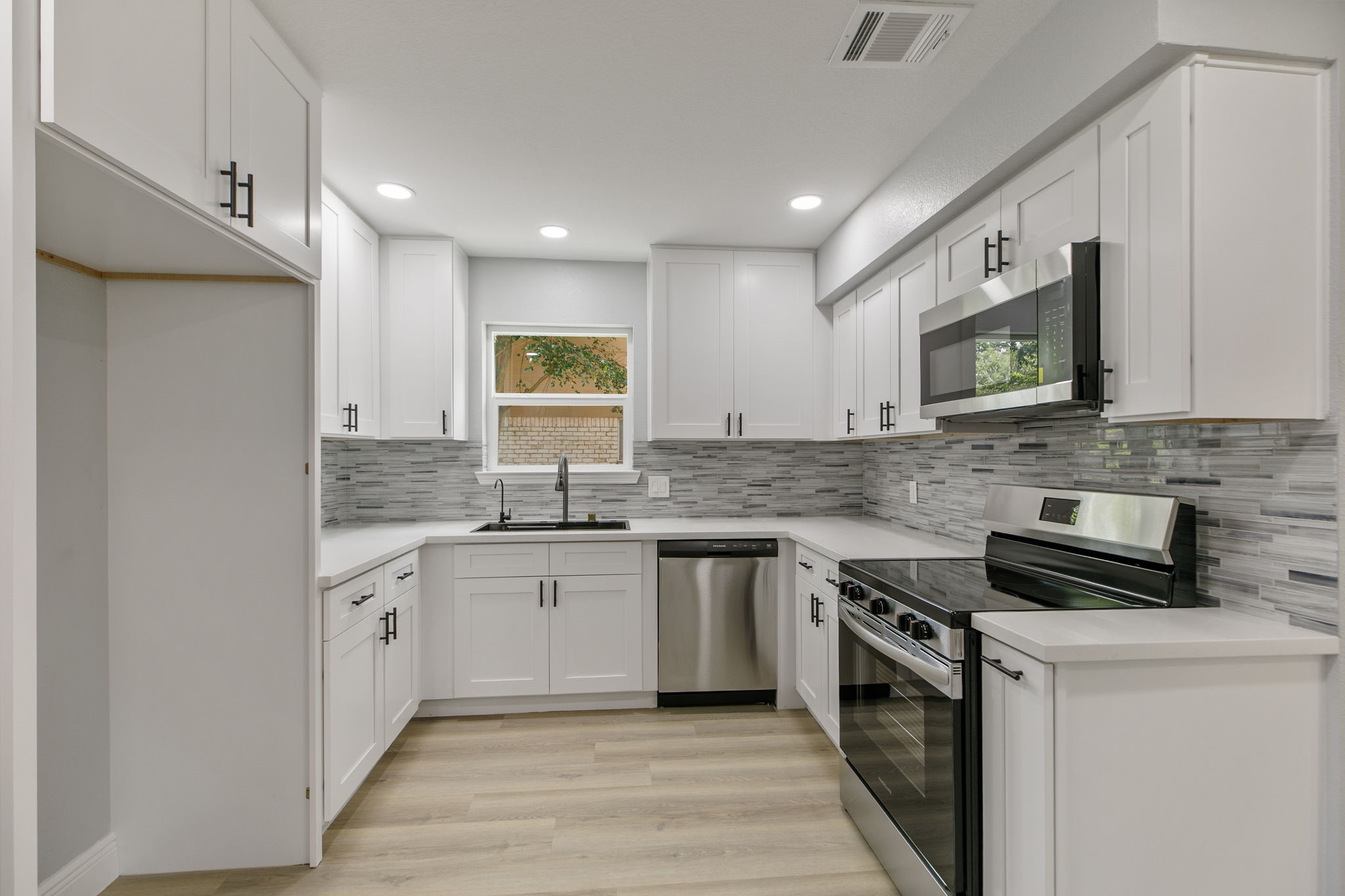 1106 Caspian Lane Property Photo 14