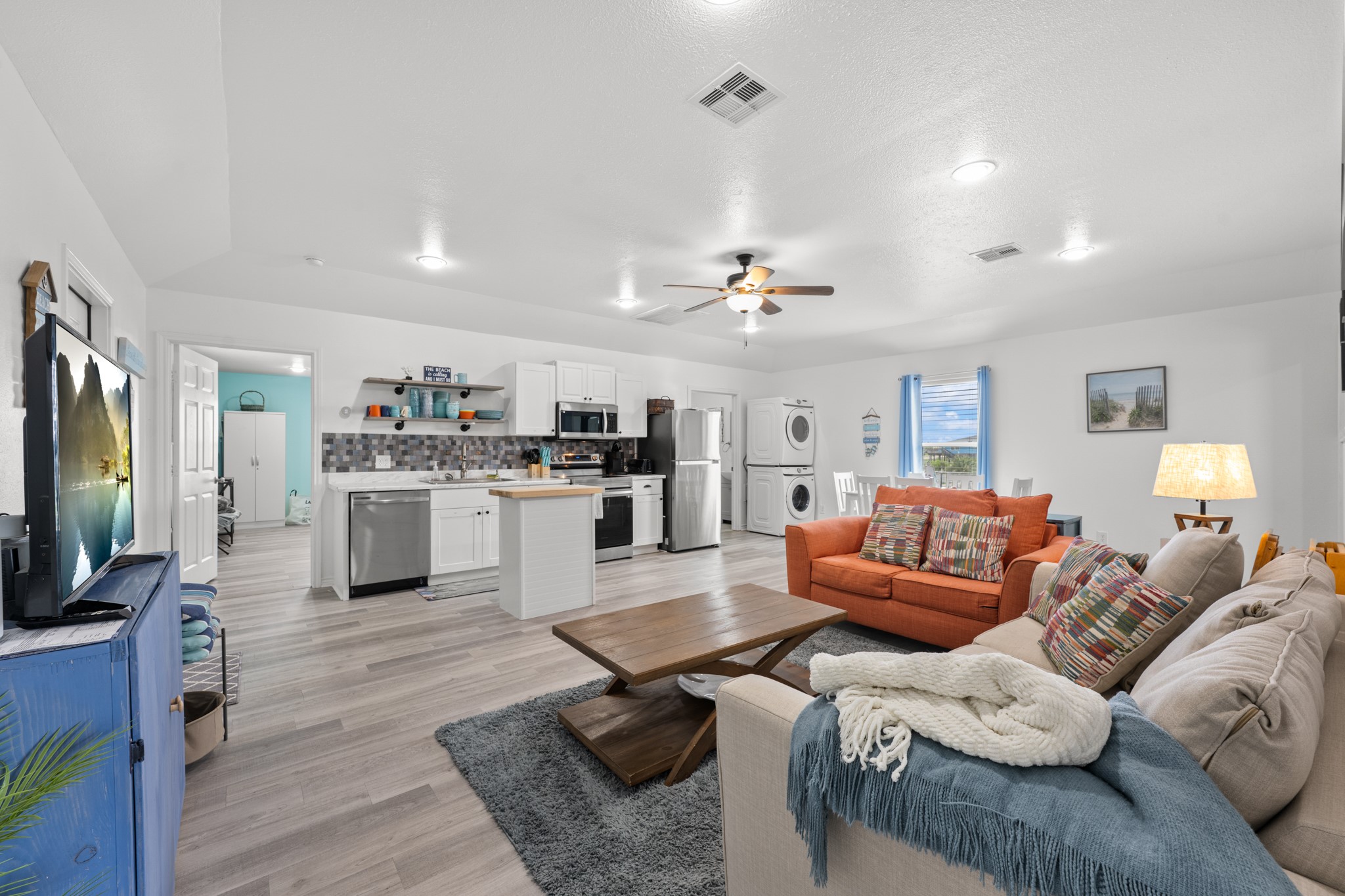 818 Surf Drive Property Photo 8