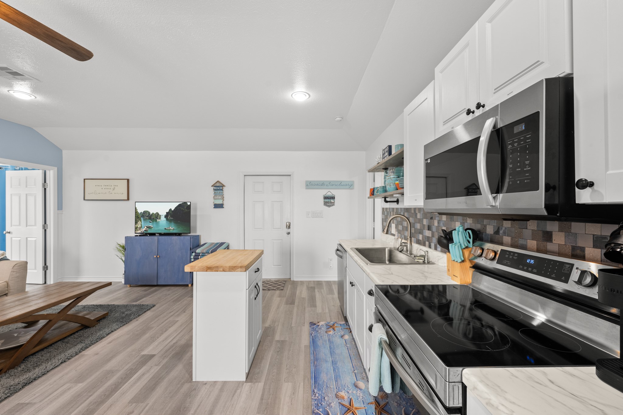 818 Surf Drive Property Photo 14