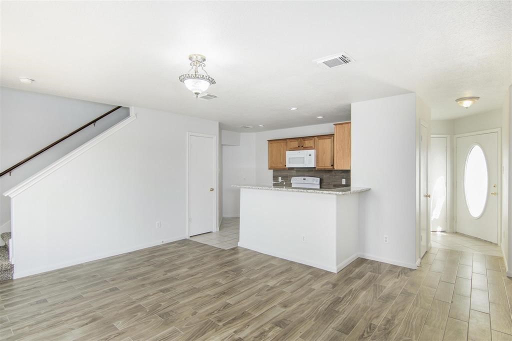 9811 S Galwan Circle Property Photo 5