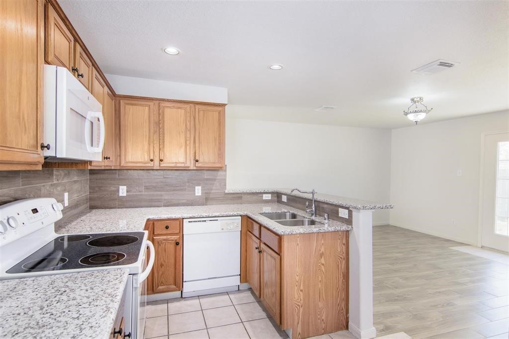 9811 S Galwan Circle Property Photo 7