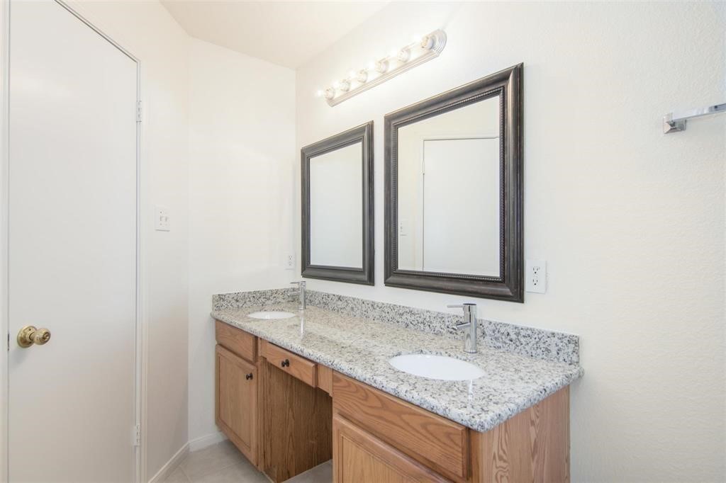 9811 S Galwan Circle Property Photo 13