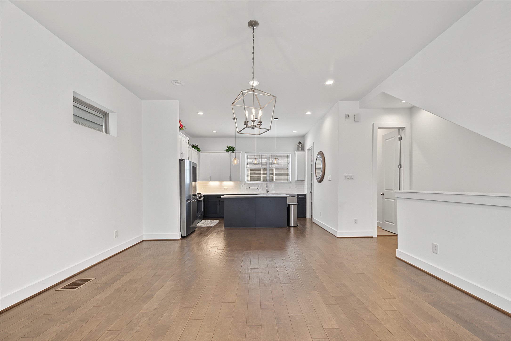 2208 Mcgowen Street Property Photo 16