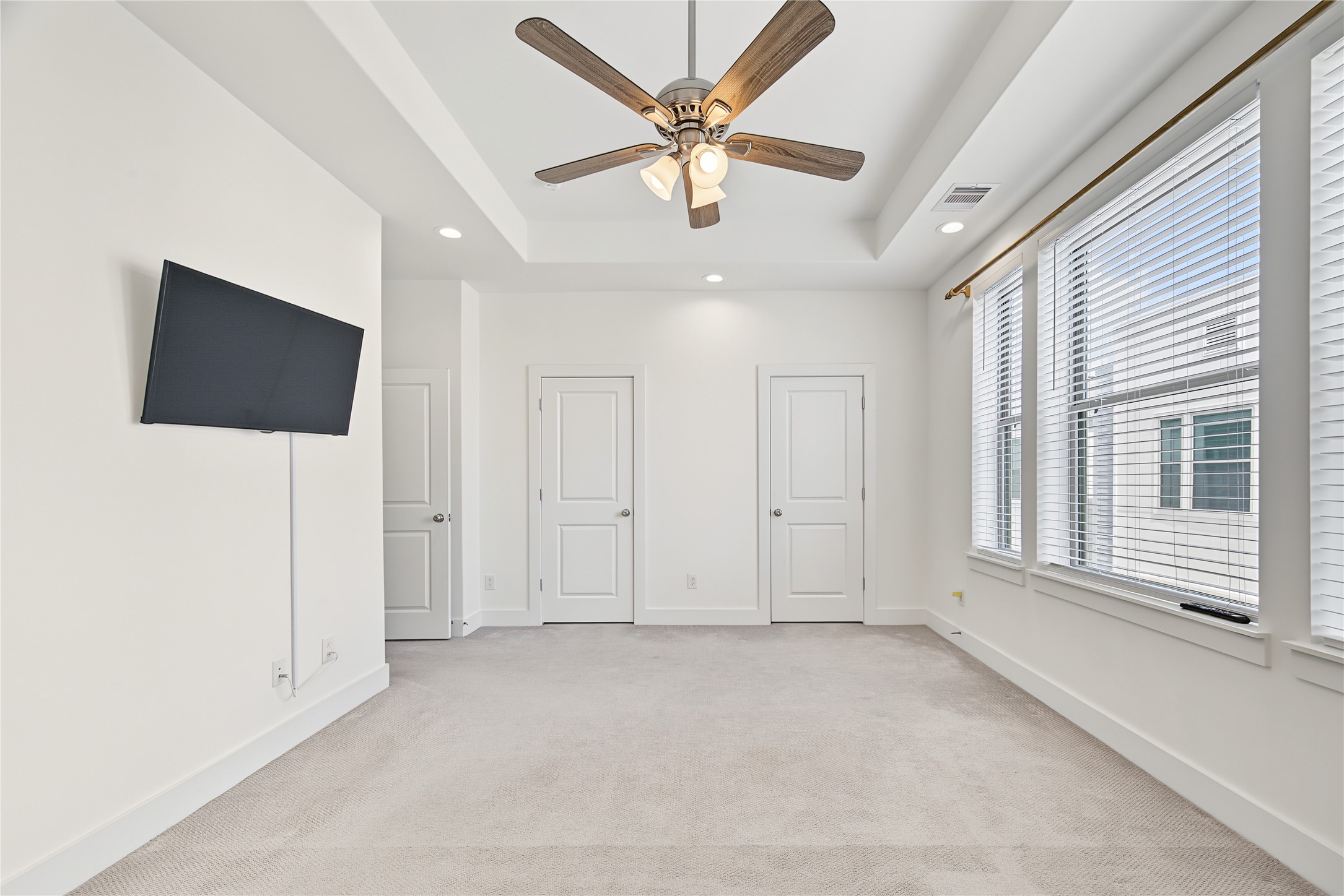 2208 Mcgowen Street Property Photo 23