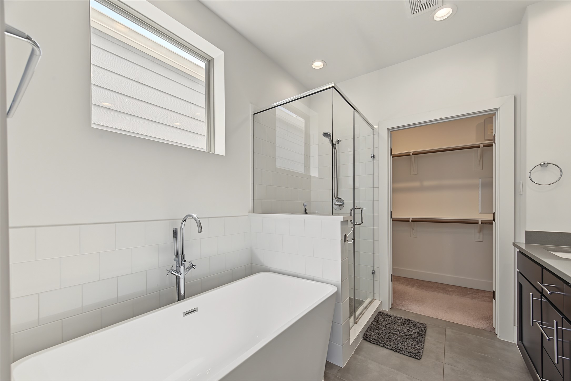 2208 Mcgowen Street Property Photo 25