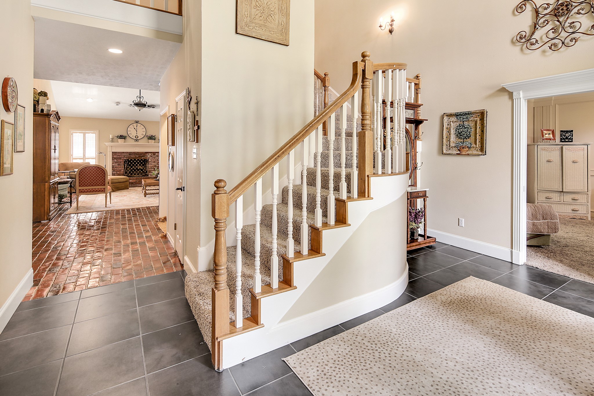 1402 Millcreek Court Property Photo 4