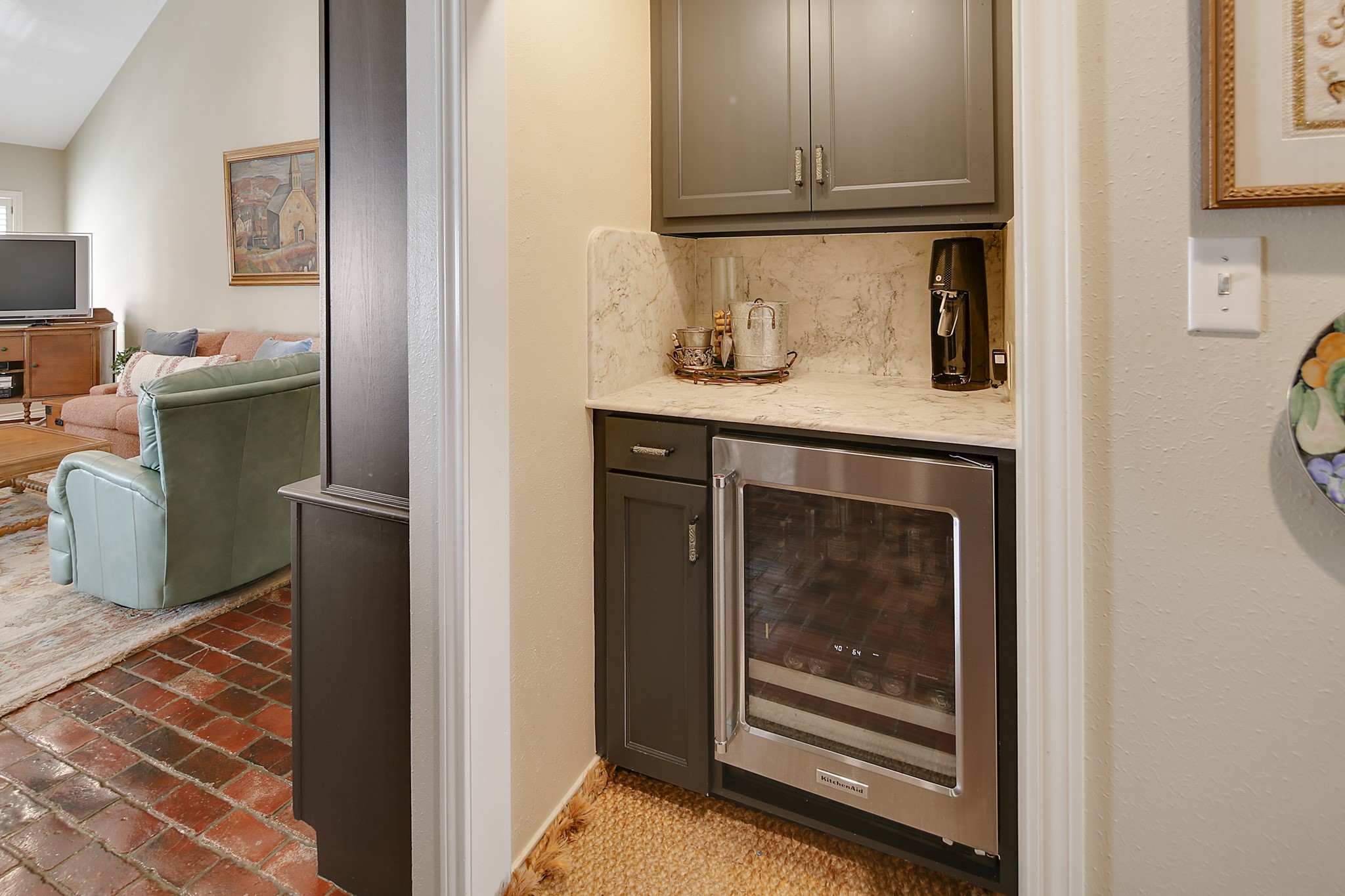 1402 Millcreek Court Property Photo 7