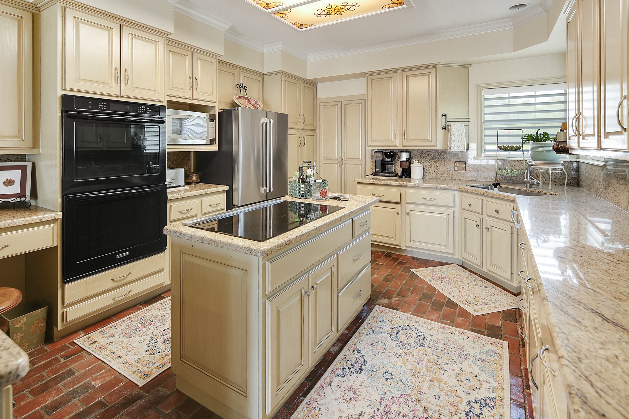 1402 Millcreek Court Property Photo 12