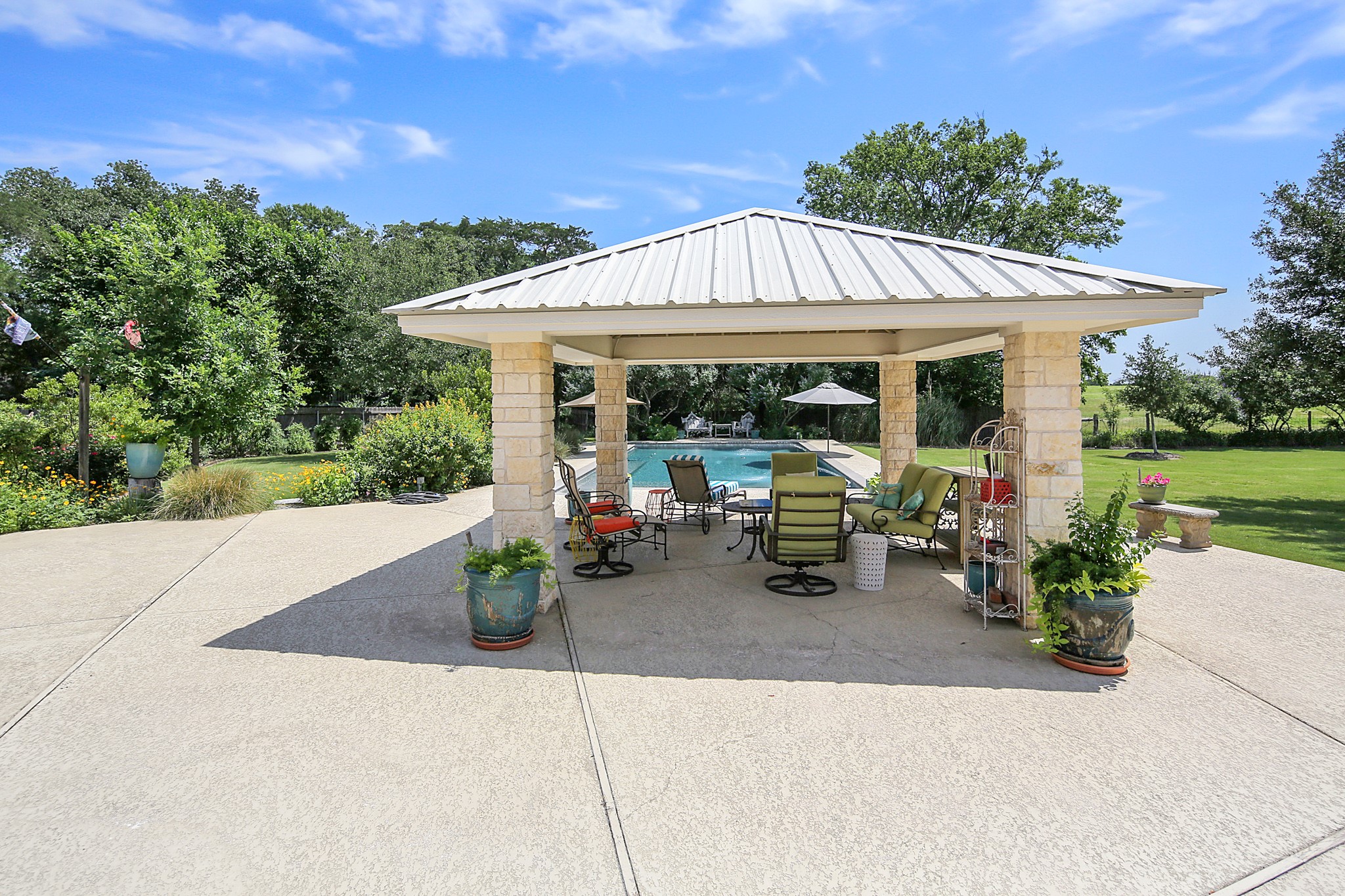 1402 Millcreek Court Property Photo 29