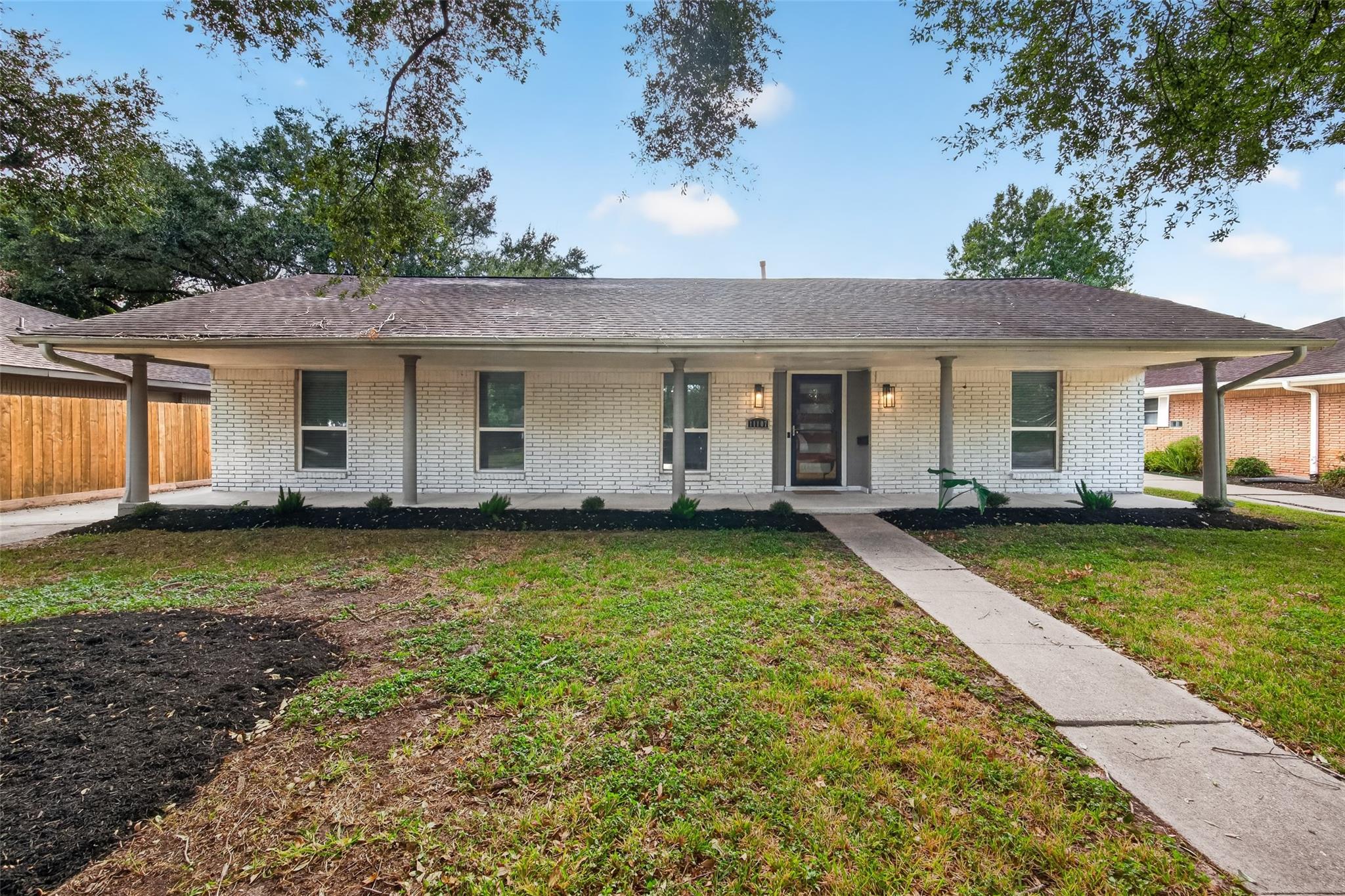 11107 Cedarhurst Drive Property Photo 1