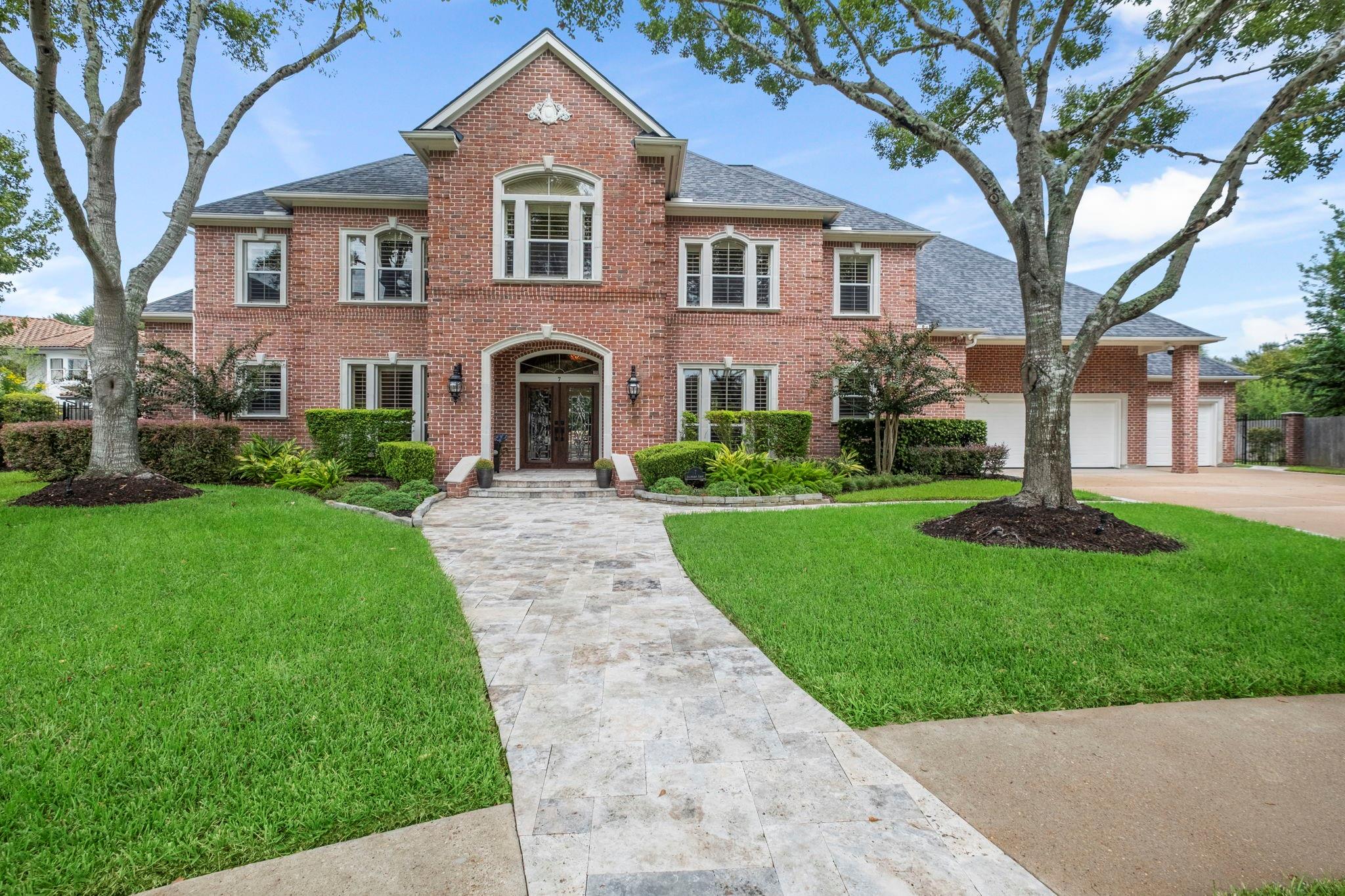 7 Silverloch Court Property Photo 1