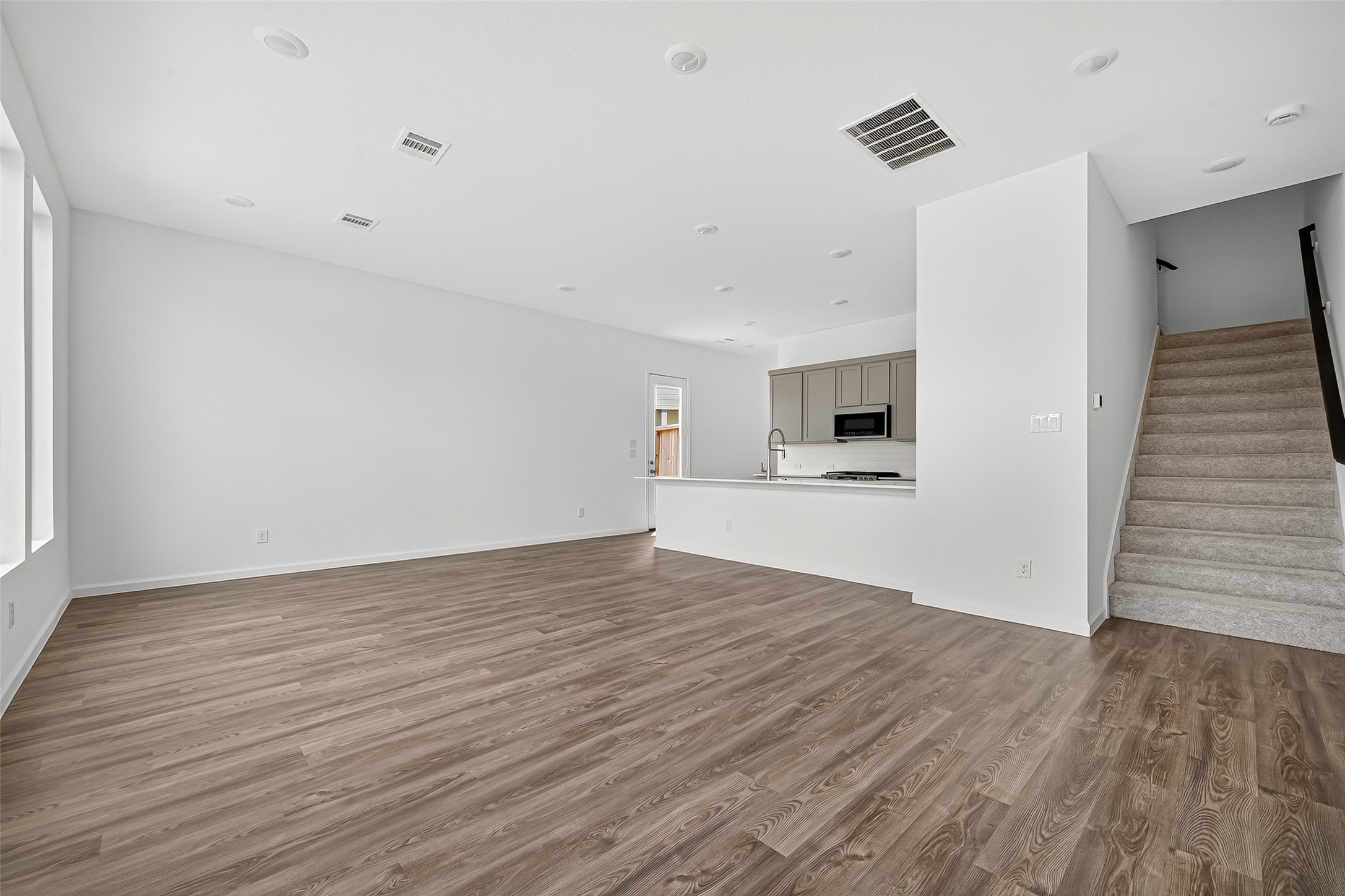 5607 Foggy Vine Court Property Photo 9