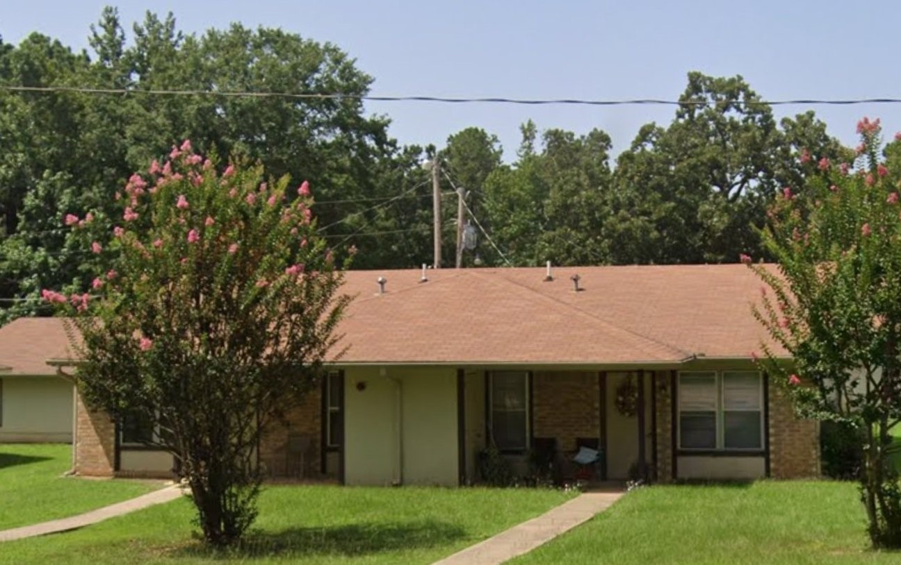 1001 Lakeview Dr Property Photo 6