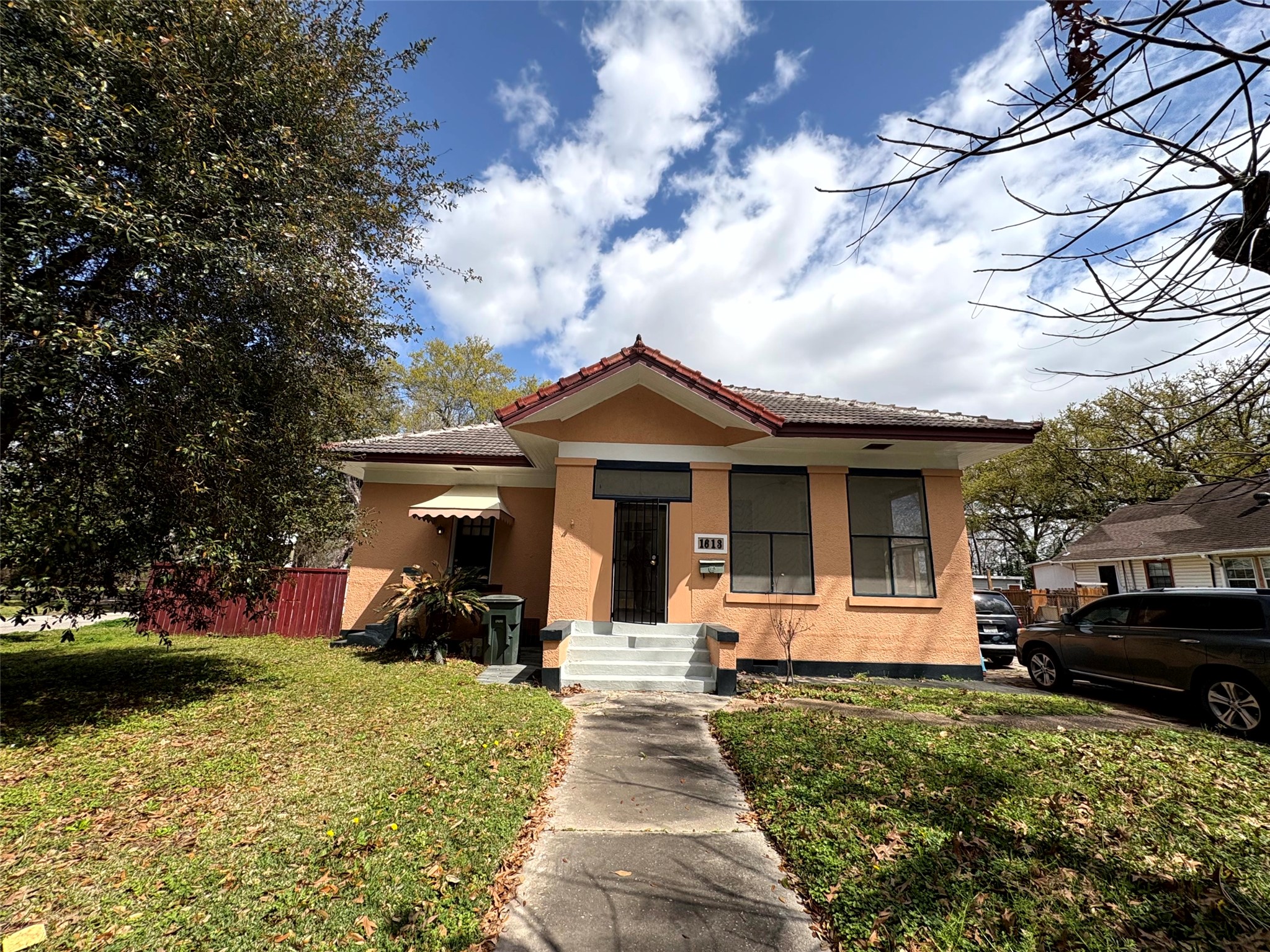 1613 Orange Street Property Photo 1